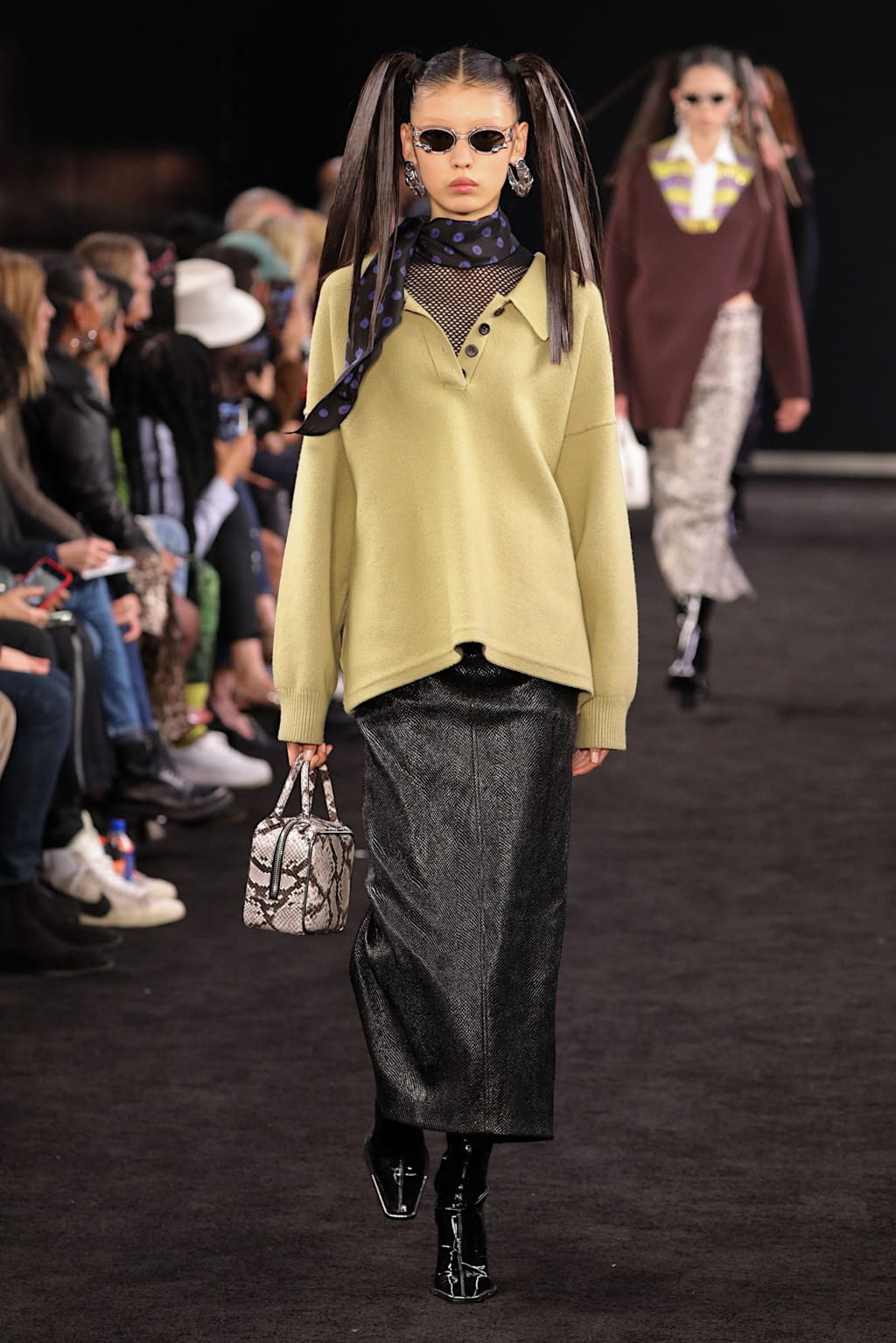 Fashion Week New York Fall/Winter 2019 look 9 from the Alexander Wang collection 女装