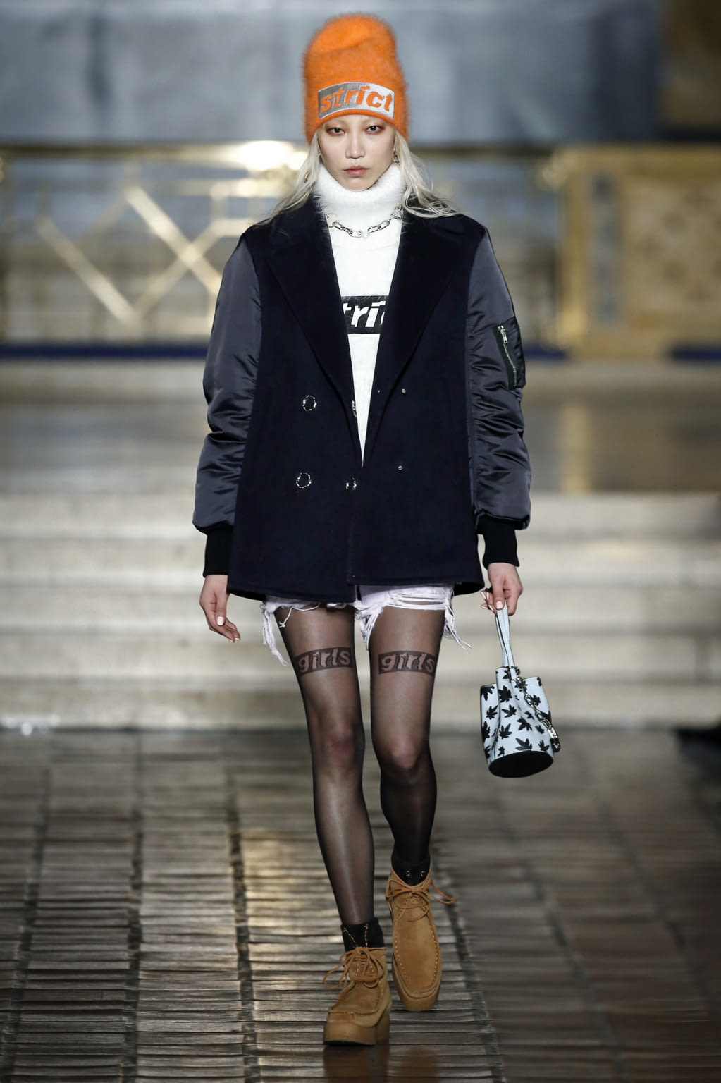 Fashion Week New York Fall/Winter 2016 look 26 from the Alexander Wang collection 女装