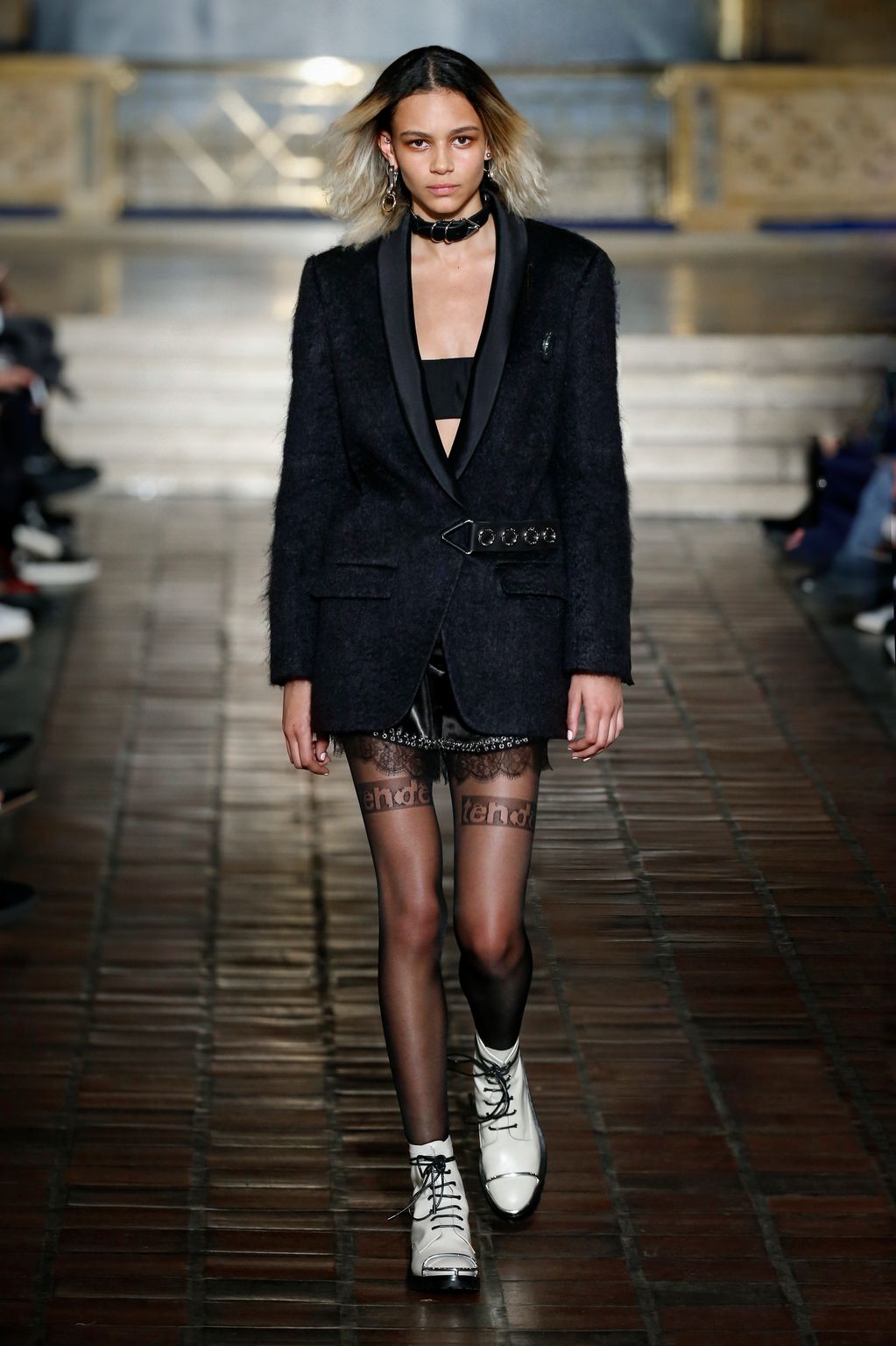 Fashion Week New York Fall/Winter 2016 look 42 from the Alexander Wang collection 女装