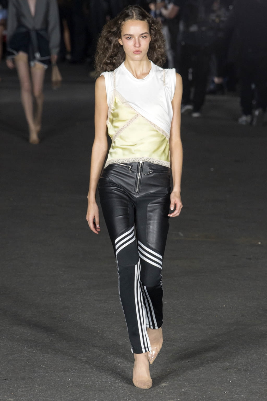 Fashion Week New York Spring/Summer 2018 look 15 from the Alexander Wang collection womenswear