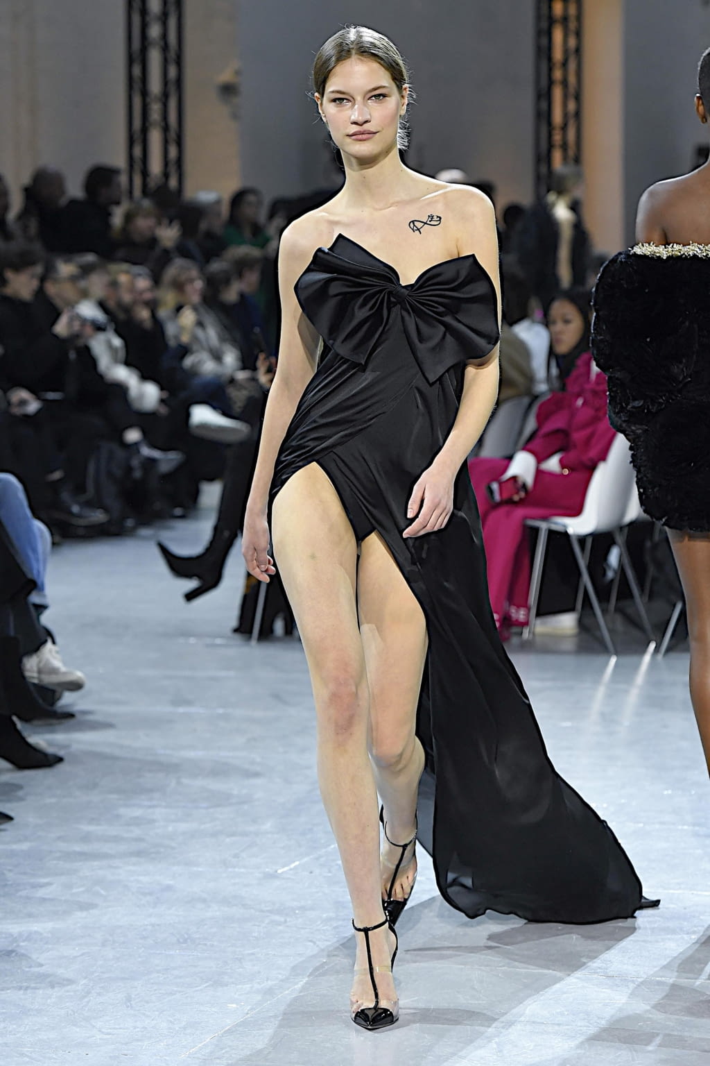Fashion Week Paris Spring/Summer 2020 look 28 from the Alexandre Vauthier collection 高级定制
