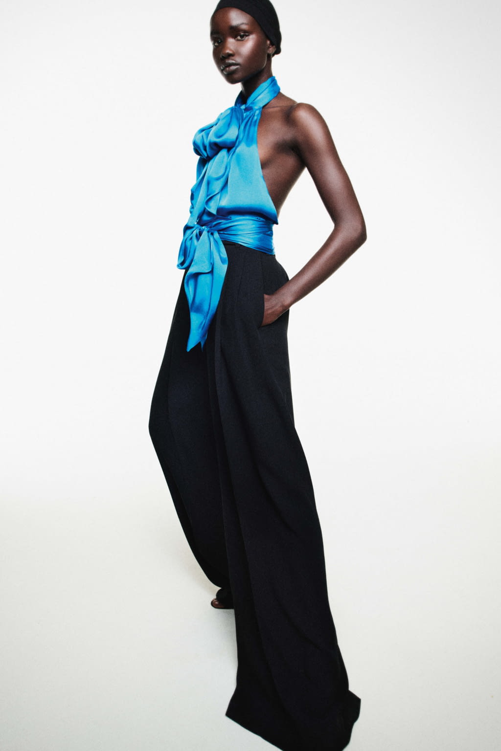 Fashion Week Paris Spring/Summer 2022 look 4 from the Alexandre Vauthier collection womenswear