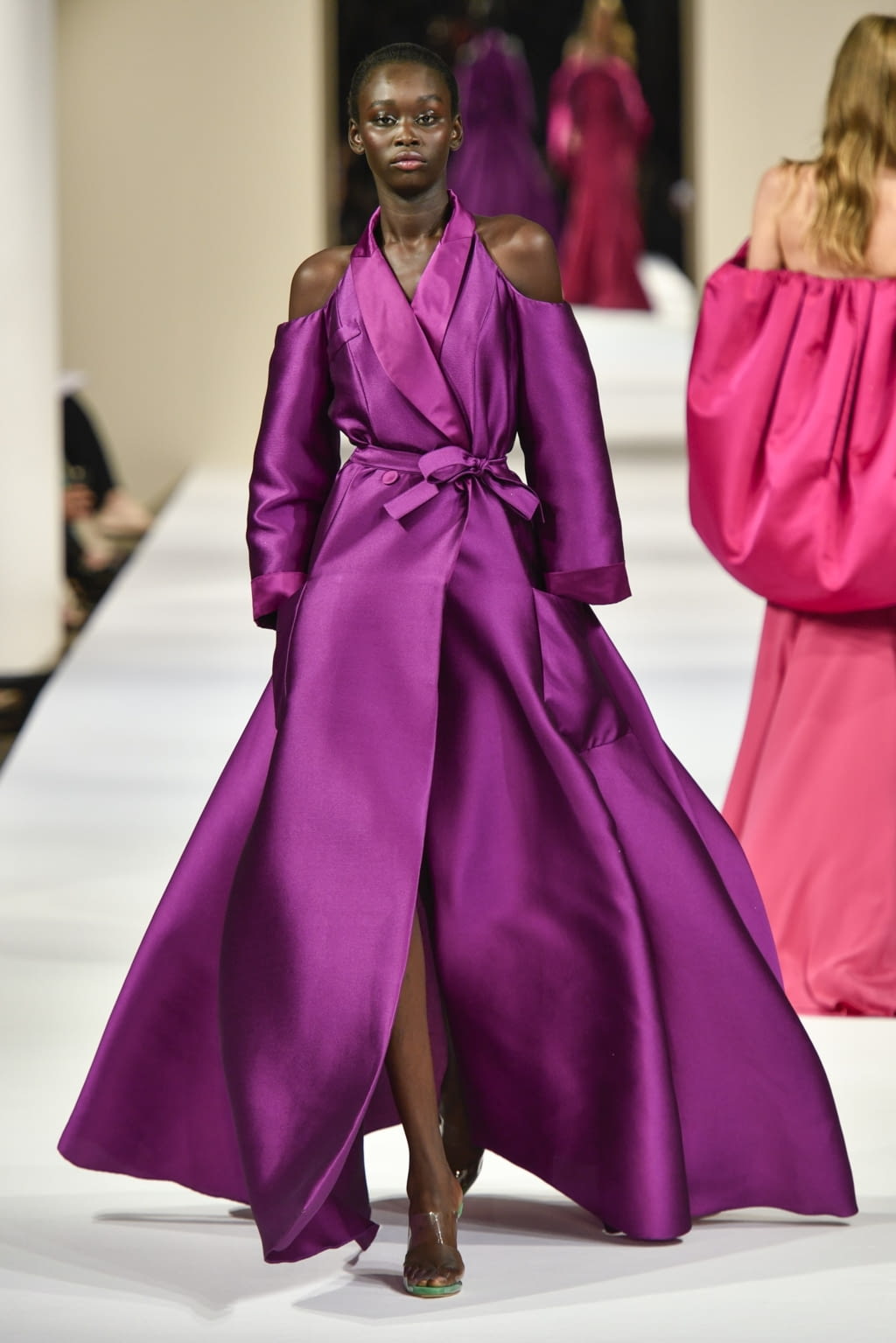 Fashion Week Paris Fall/Winter 2018 look 15 de la collection Alexis Mabille couture