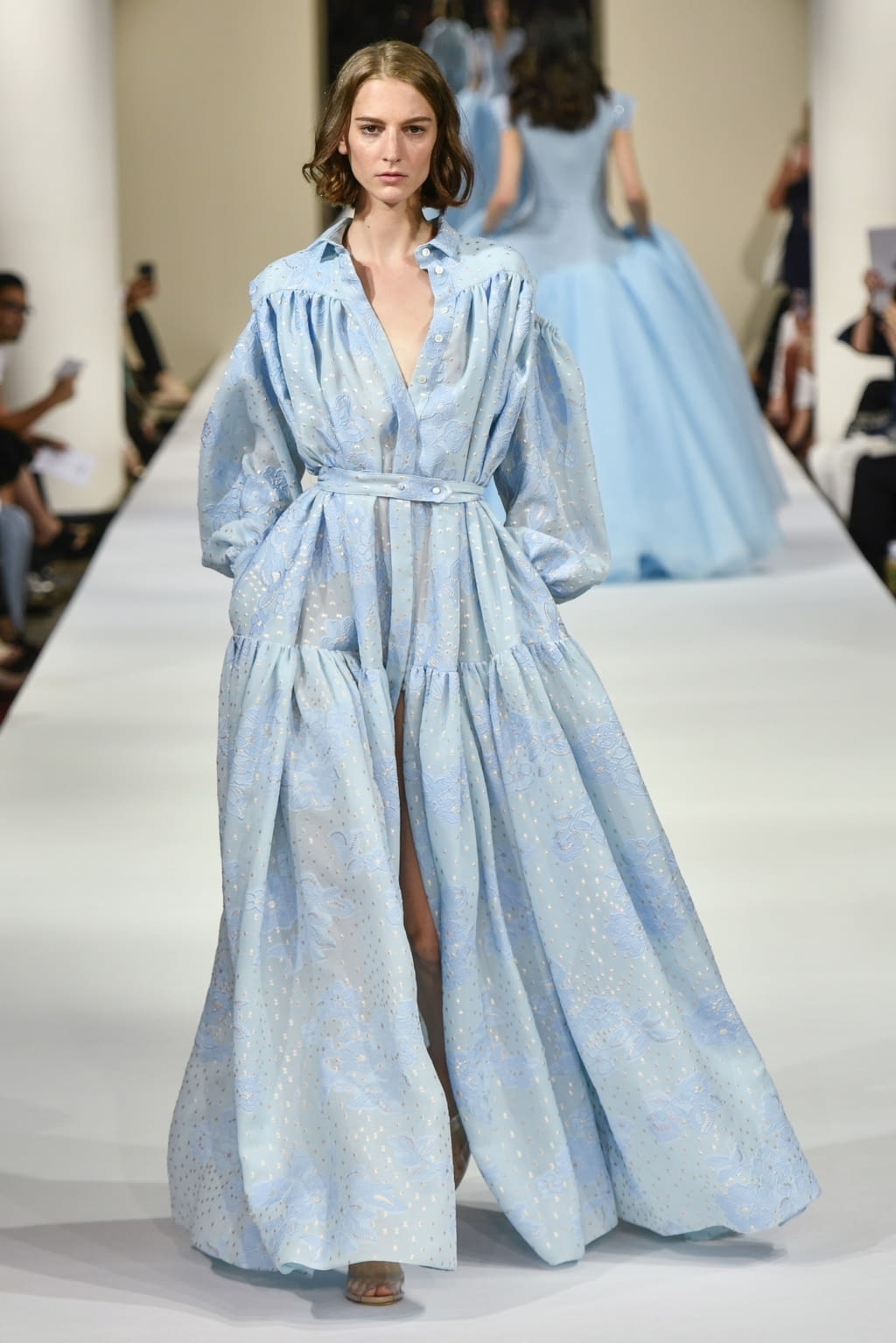 Fashion Week Paris Fall/Winter 2018 look 32 from the Alexis Mabille collection couture