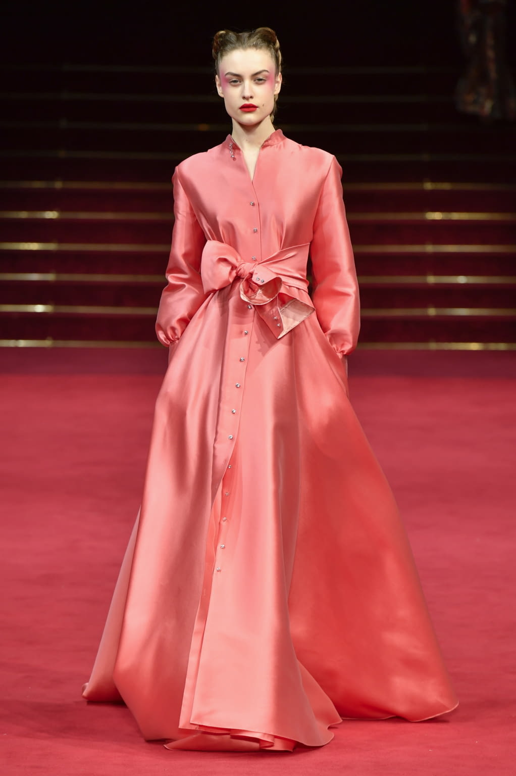 Fashion Week Paris Spring/Summer 2018 look 11 from the Alexis Mabille collection couture