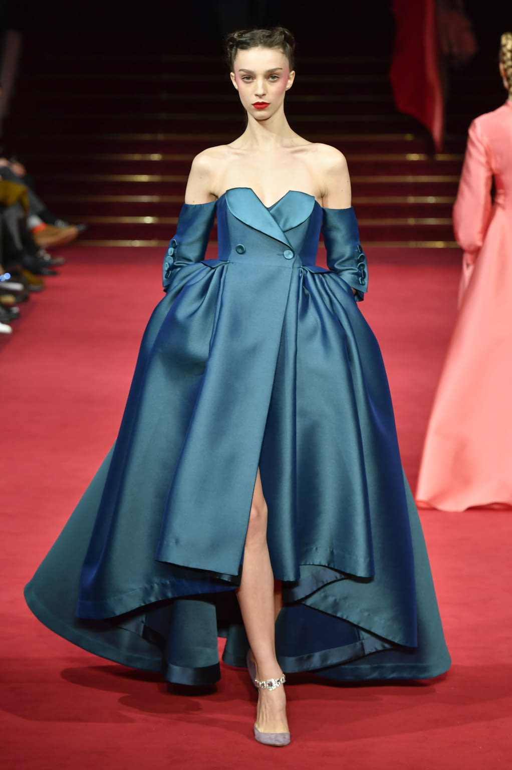Fashion Week Paris Spring/Summer 2018 look 13 from the Alexis Mabille collection couture