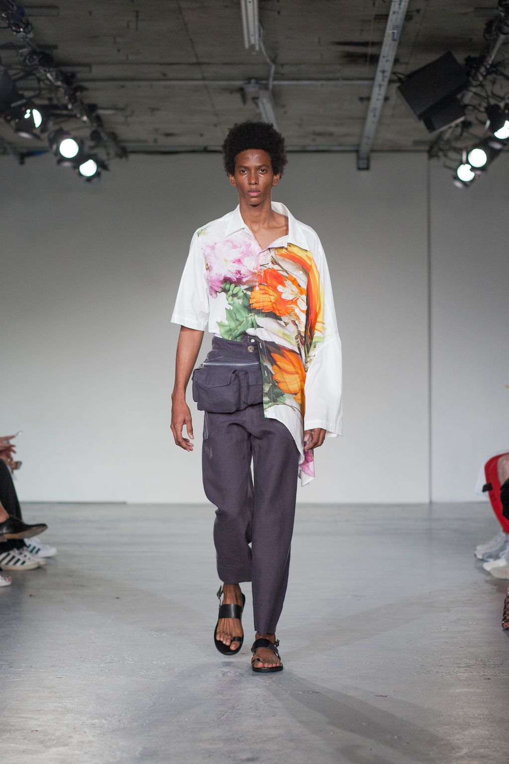 Fashion Week London Spring/Summer 2018 look 10 de la collection Alex Mullins menswear