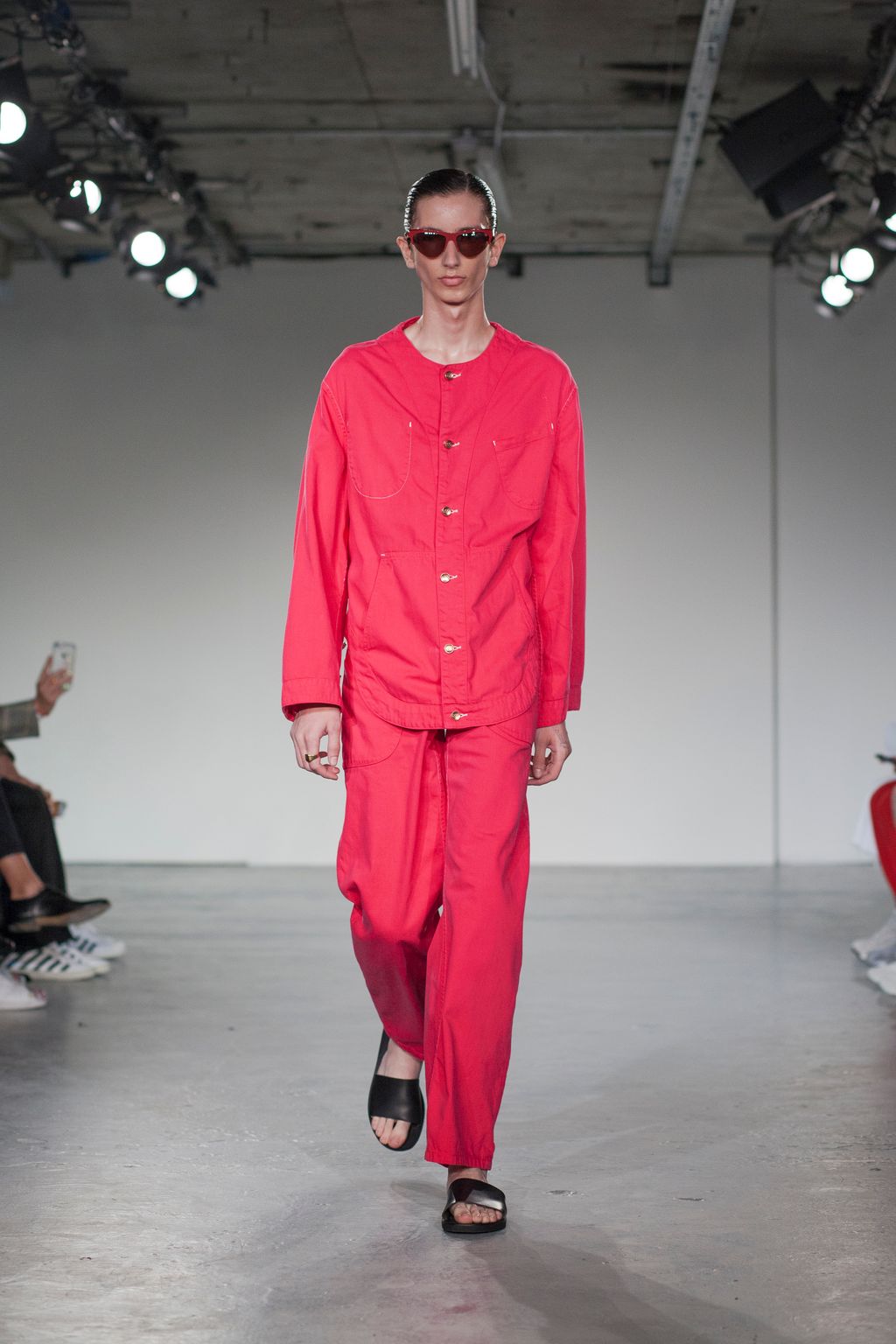 Fashion Week London Spring/Summer 2018 look 18 de la collection Alex Mullins menswear