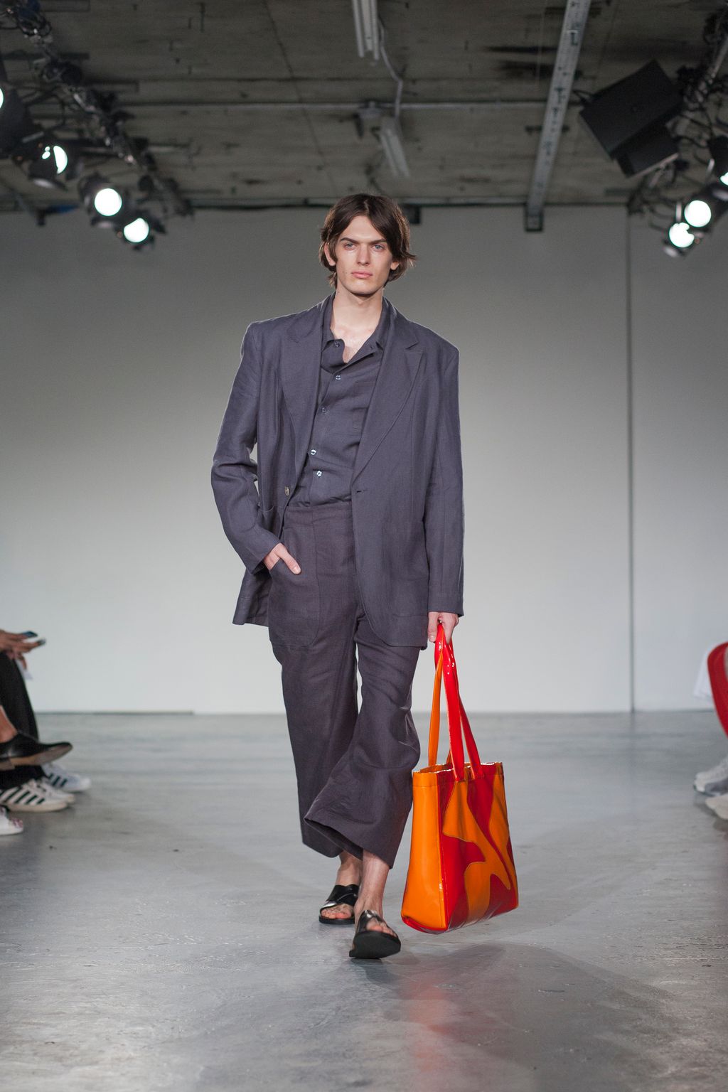 Fashion Week London Spring/Summer 2018 look 7 from the Alex Mullins collection menswear