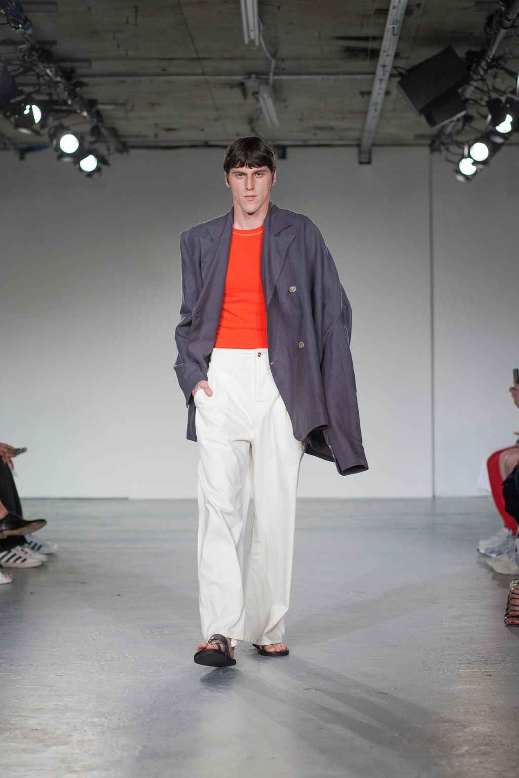Fashion Week London Spring/Summer 2018 look 8 from the Alex Mullins collection 男装