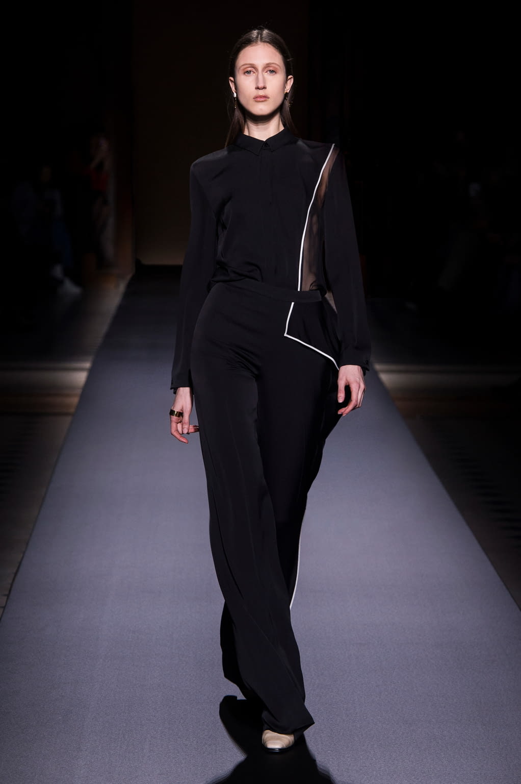 Fashion Week Paris Fall/Winter 2016 look 2 from the Vionnet collection womenswear