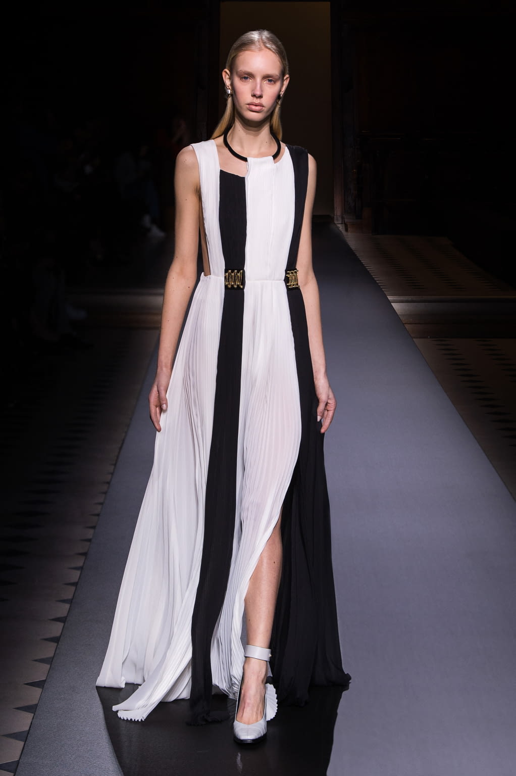 Fashion Week Paris Fall/Winter 2016 look 3 from the Vionnet collection womenswear