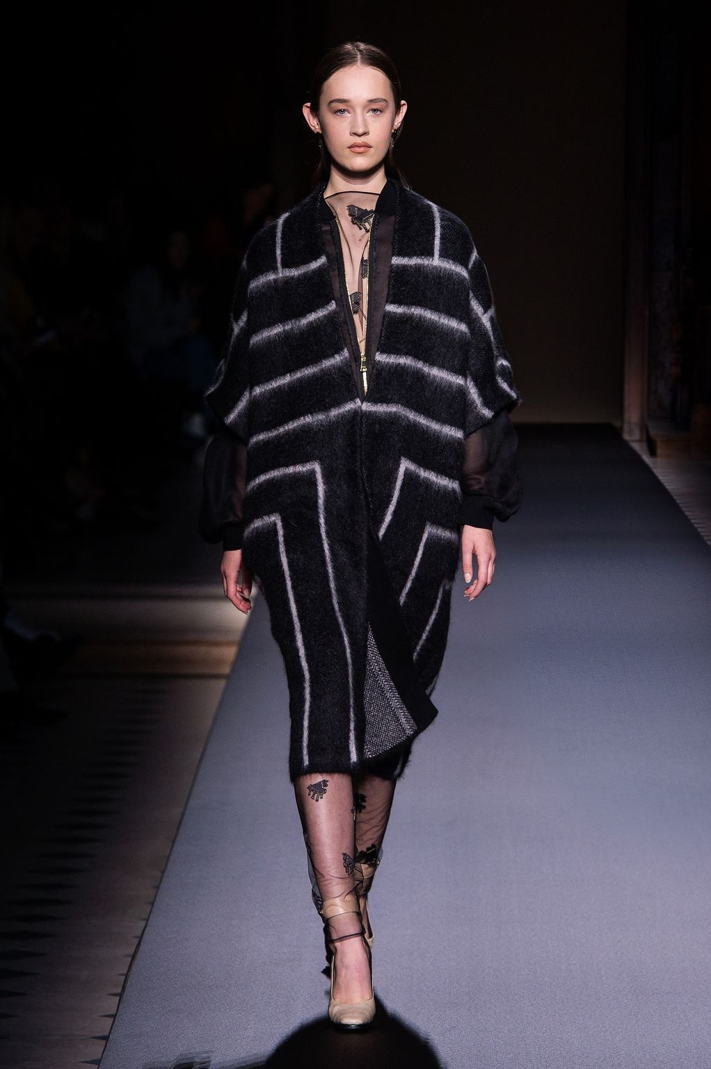 Fashion Week Paris Fall/Winter 2016 look 19 from the Vionnet collection womenswear
