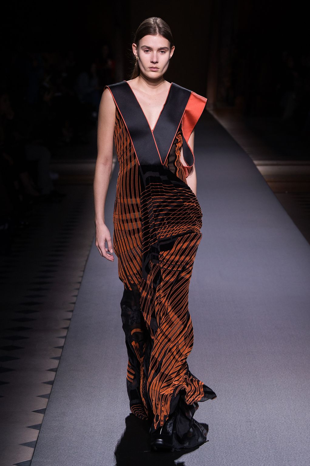 Fashion Week Paris Fall/Winter 2016 look 36 from the Vionnet collection womenswear