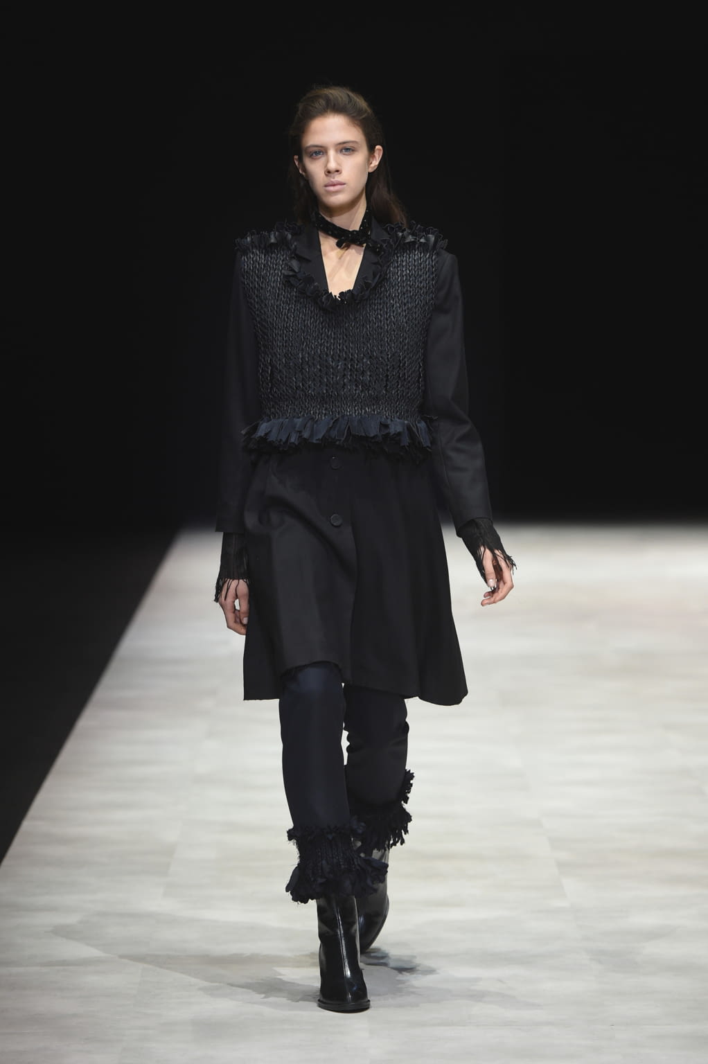 Fashion Week Milan Fall/Winter 2017 look 2 de la collection Xu Zhi womenswear