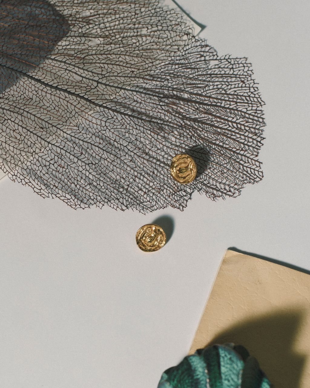 Fashion Week London Spring/Summer 2025 look 31 from the Alighieri collection womenswear accessories