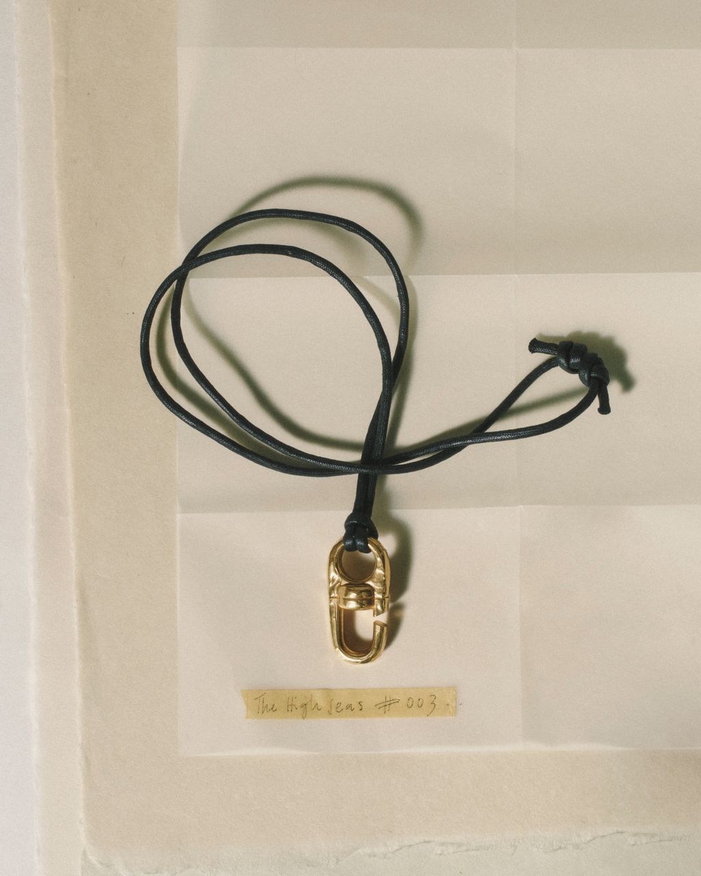 Fashion Week London Spring/Summer 2025 look 24 from the Alighieri collection 女装配饰