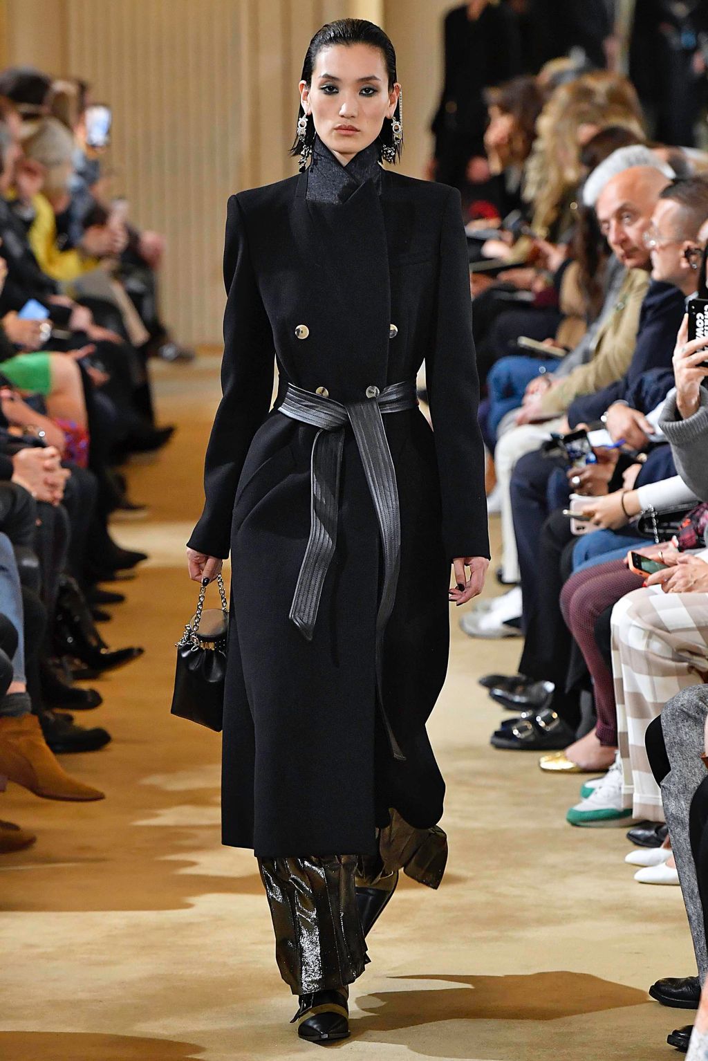 Fashion Week Paris Fall/Winter 2019 look 18 from the Altuzarra collection 女装