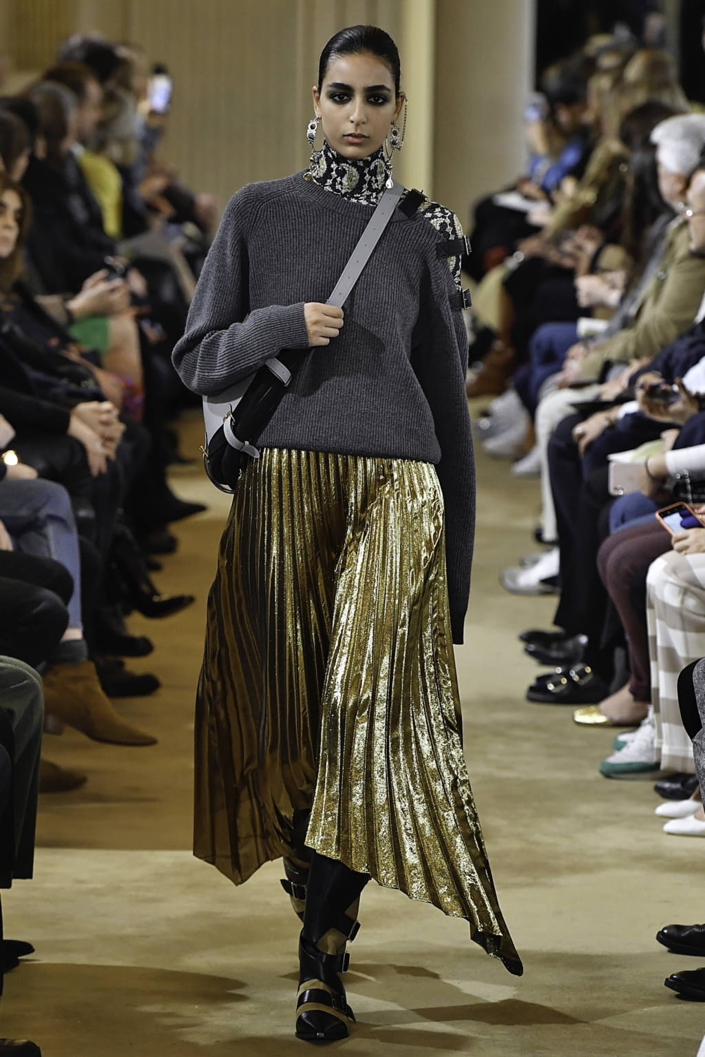 Fashion Week Paris Fall/Winter 2019 look 26 from the Altuzarra collection 女装
