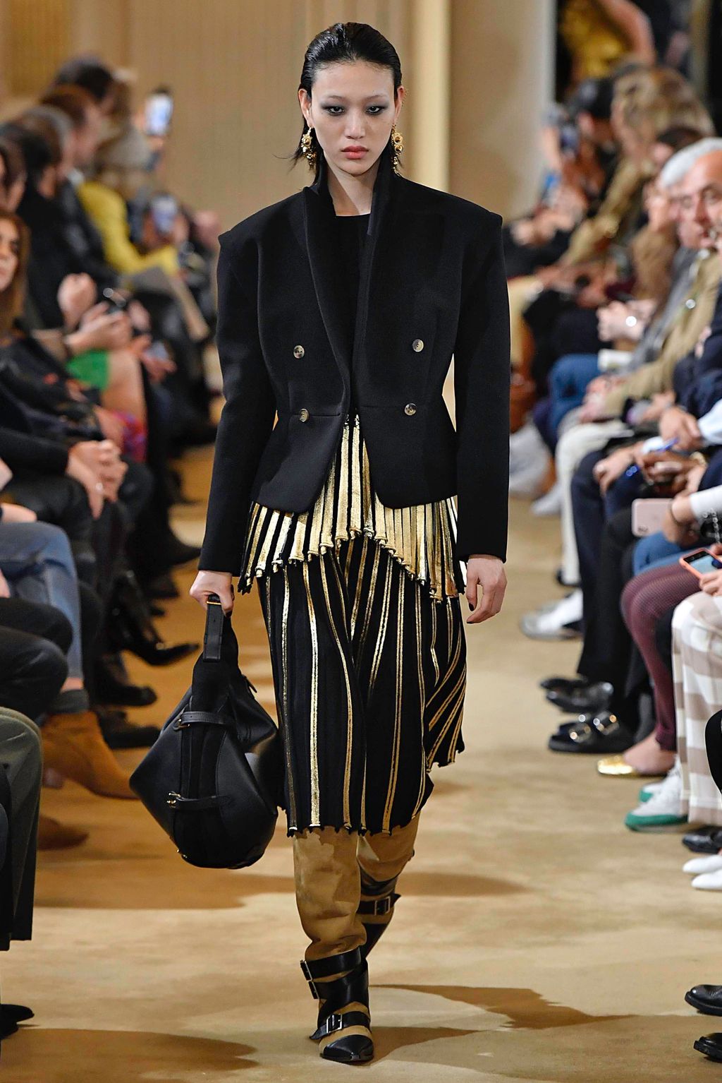 Fashion Week Paris Fall/Winter 2019 look 27 from the Altuzarra collection 女装