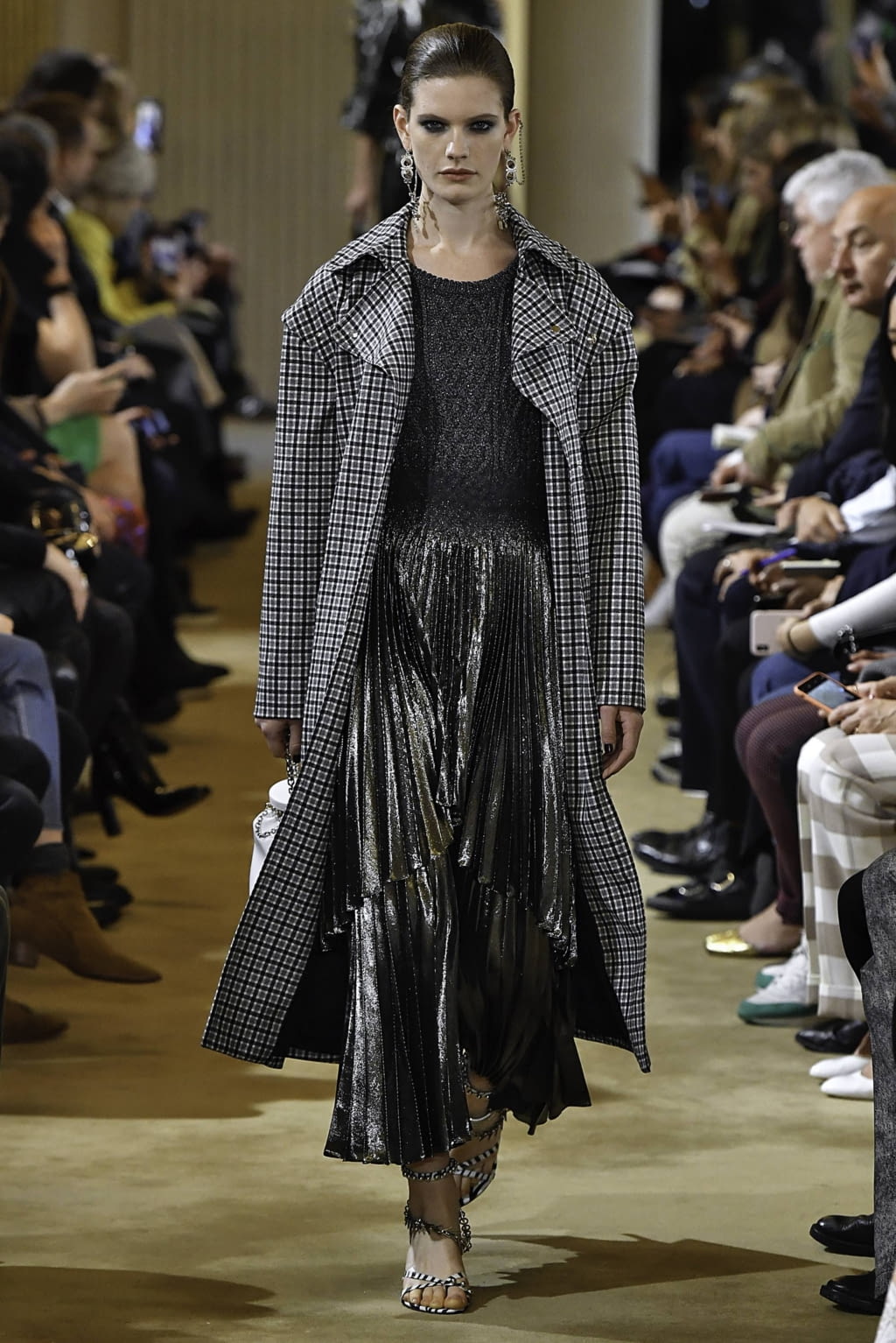 Fashion Week Paris Fall/Winter 2019 look 31 from the Altuzarra collection 女装