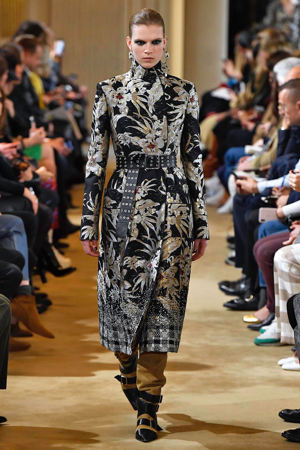 Fashion Week Paris Fall/Winter 2019 look 38 from the Altuzarra collection 女装