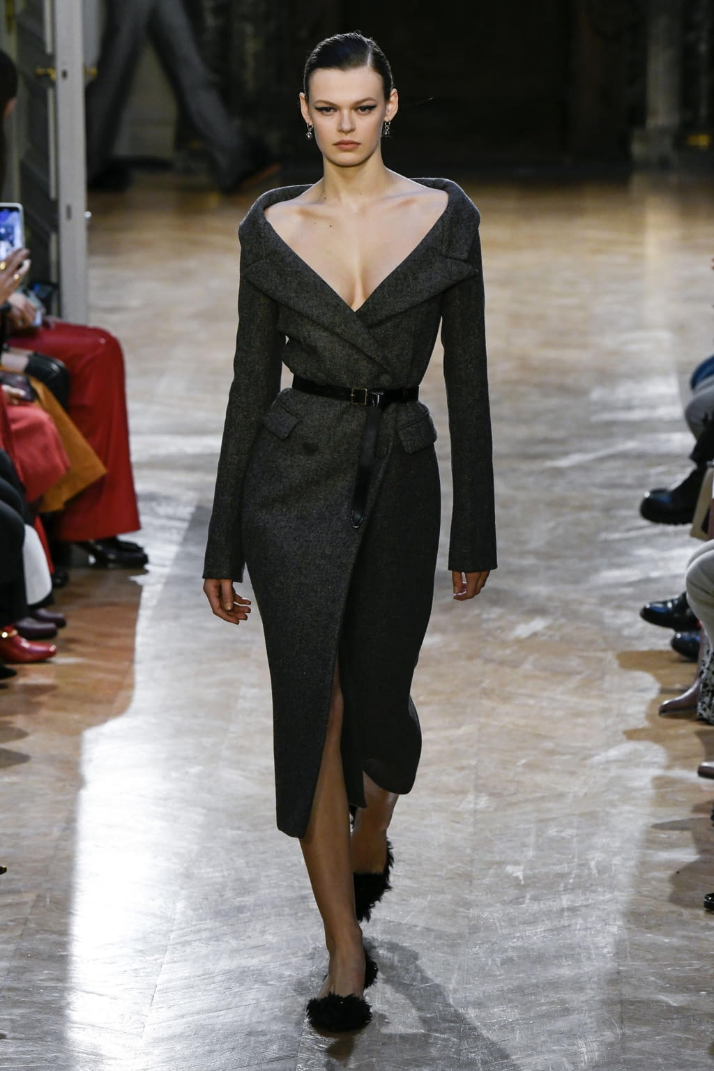 Fashion Week Paris Fall/Winter 2020 look 1 from the Altuzarra collection 女装