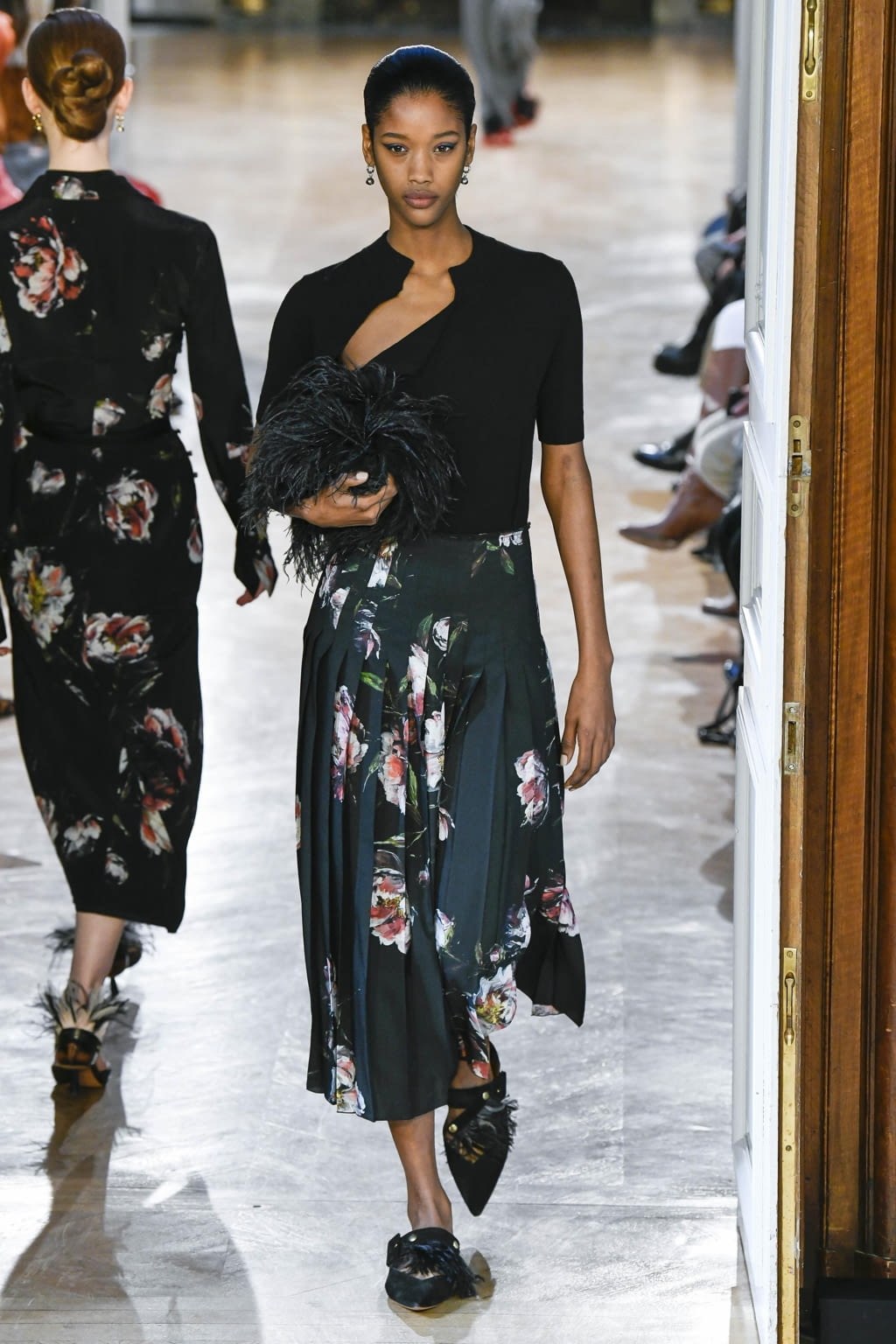 Fashion Week Paris Fall/Winter 2020 look 12 from the Altuzarra collection 女装