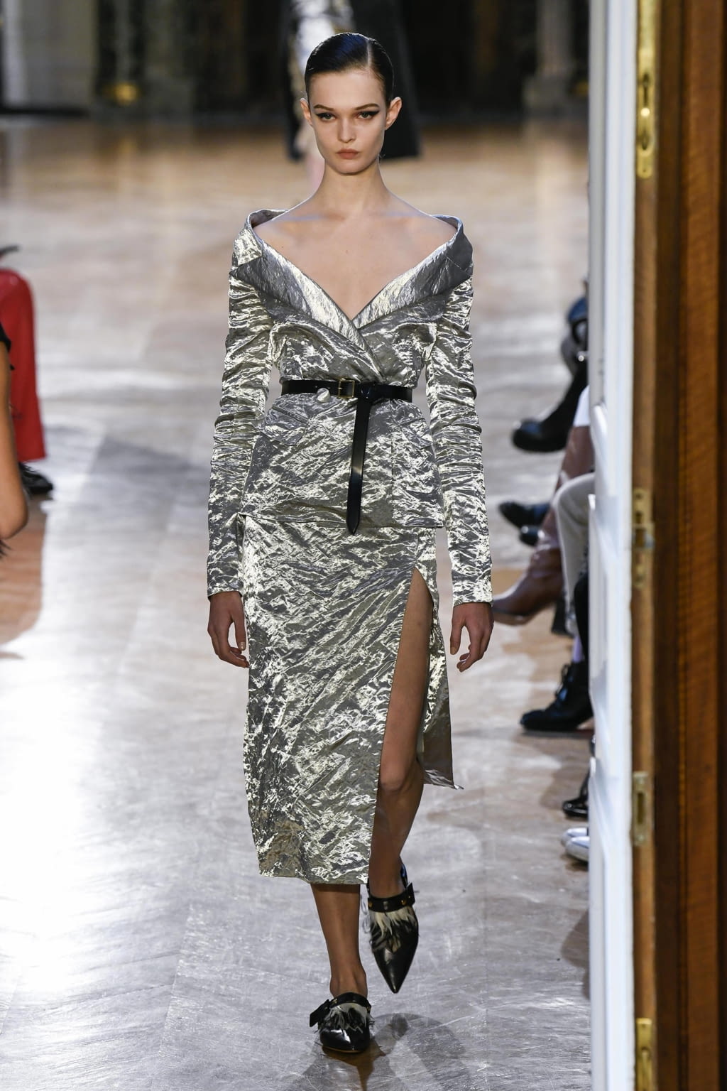 Fashion Week Paris Fall/Winter 2020 look 42 from the Altuzarra collection 女装
