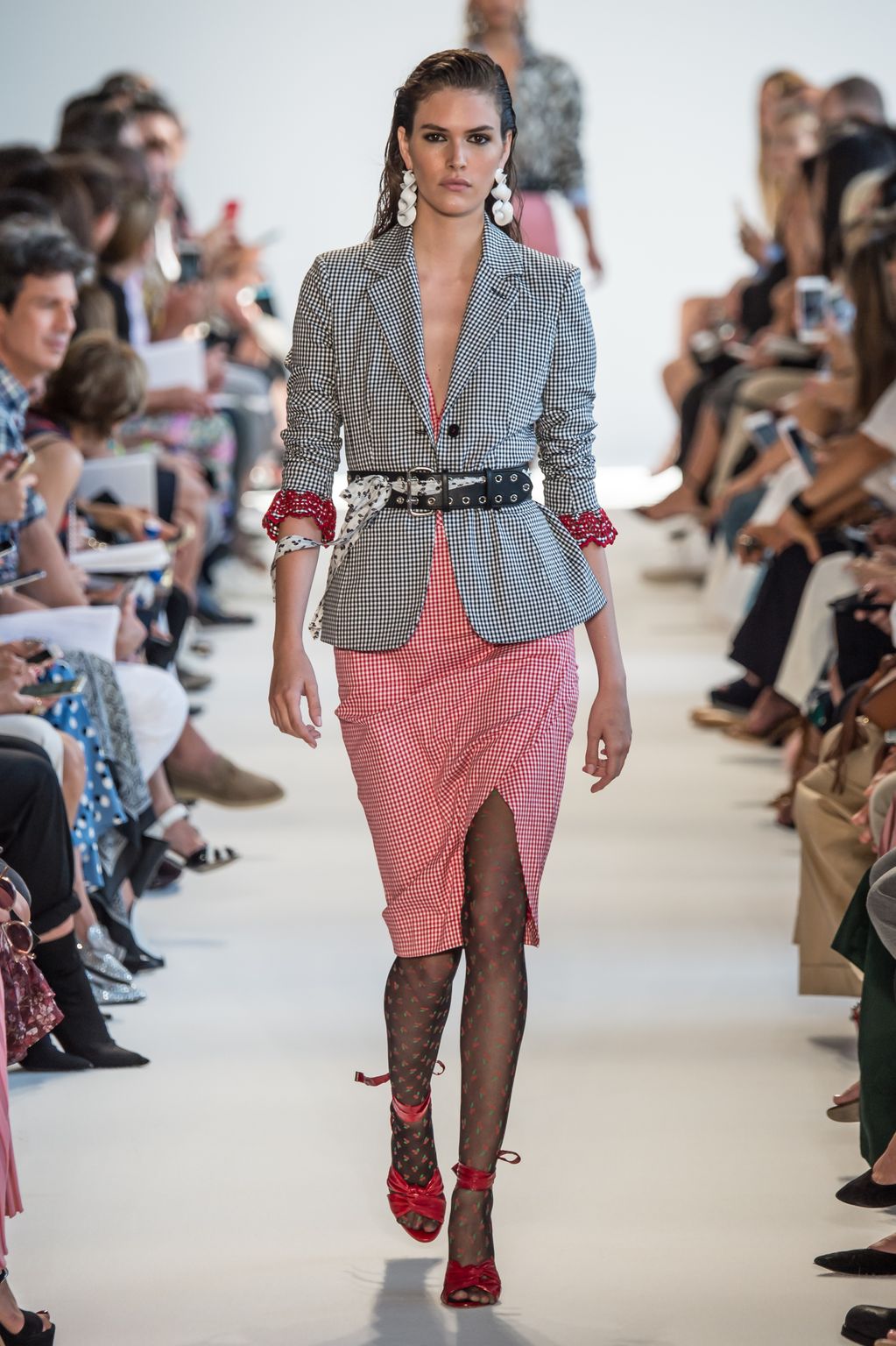 Fashion Week New York Spring/Summer 2017 look 15 from the Altuzarra collection womenswear
