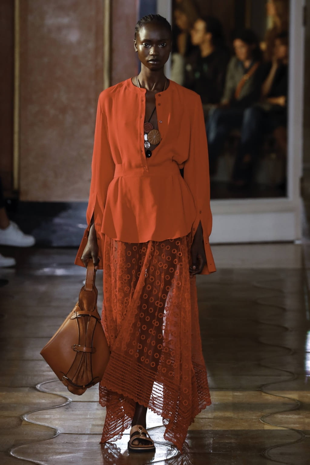 Fashion Week Paris Spring/Summer 2020 look 15 from the Altuzarra collection 女装