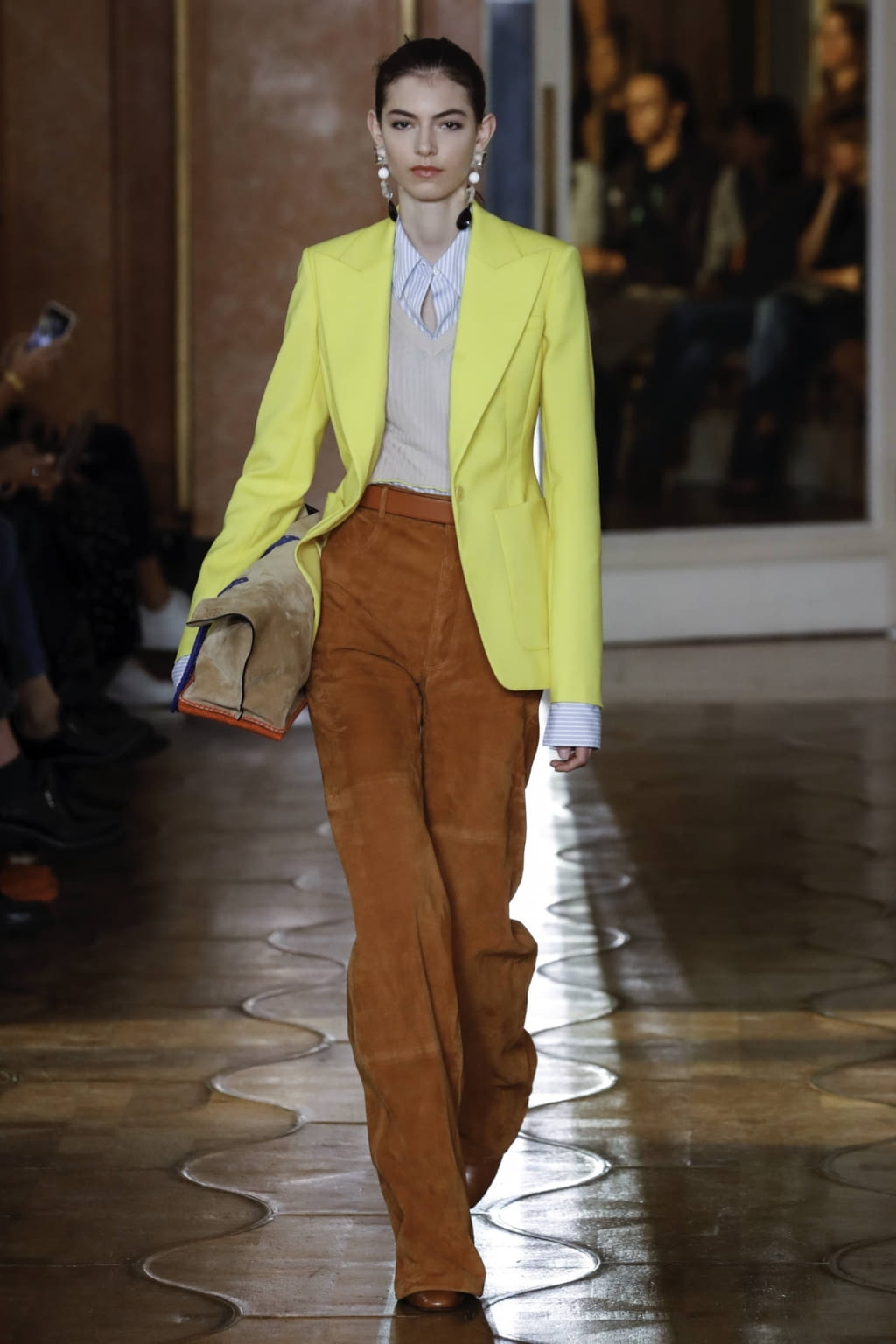 Fashion Week Paris Spring/Summer 2020 look 16 from the Altuzarra collection 女装