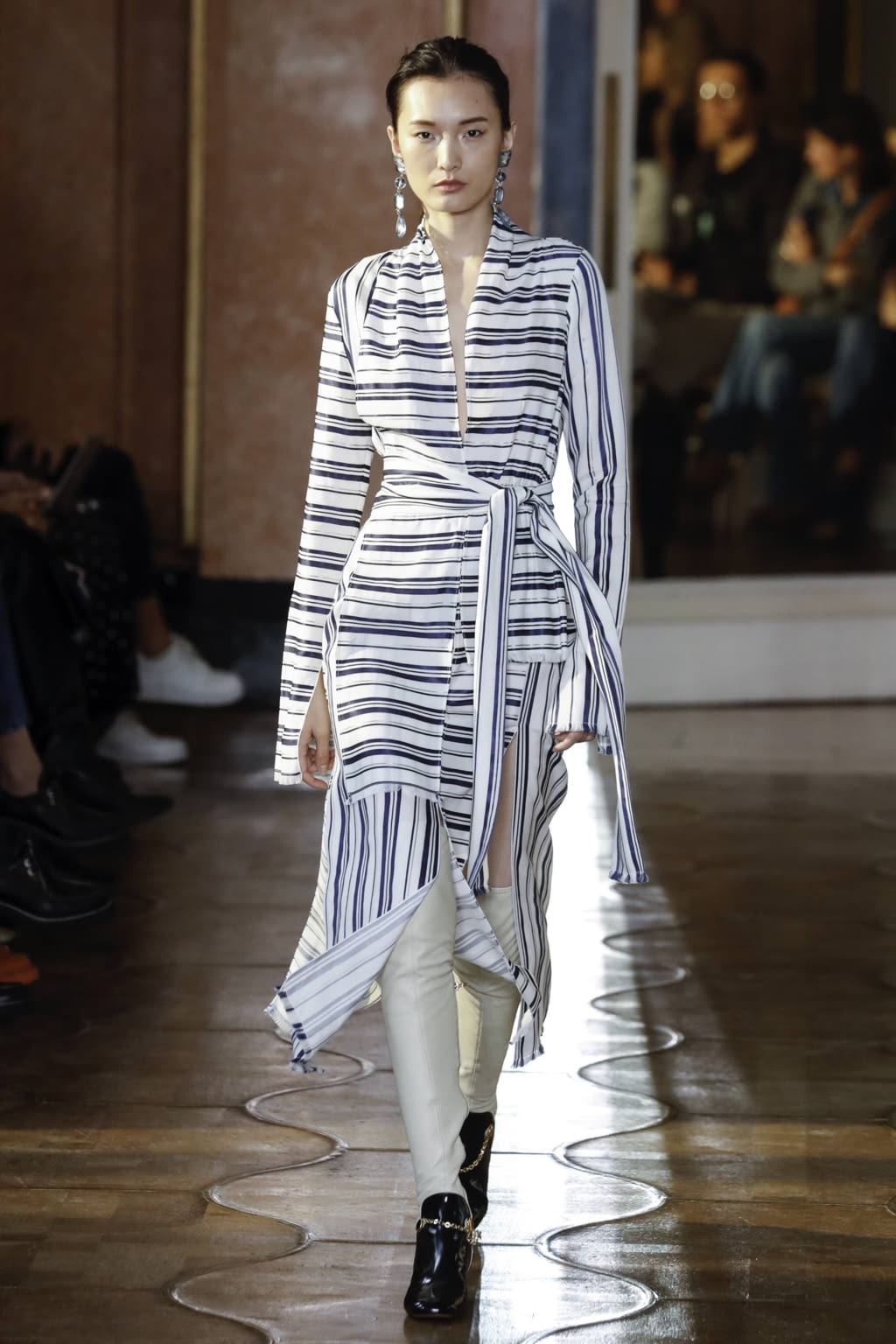 Fashion Week Paris Spring/Summer 2020 look 28 from the Altuzarra collection 女装