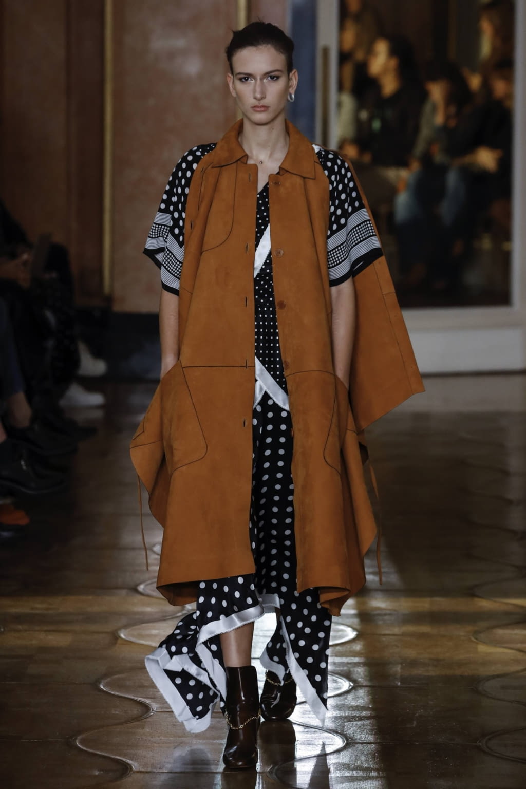 Fashion Week Paris Spring/Summer 2020 look 39 from the Altuzarra collection 女装