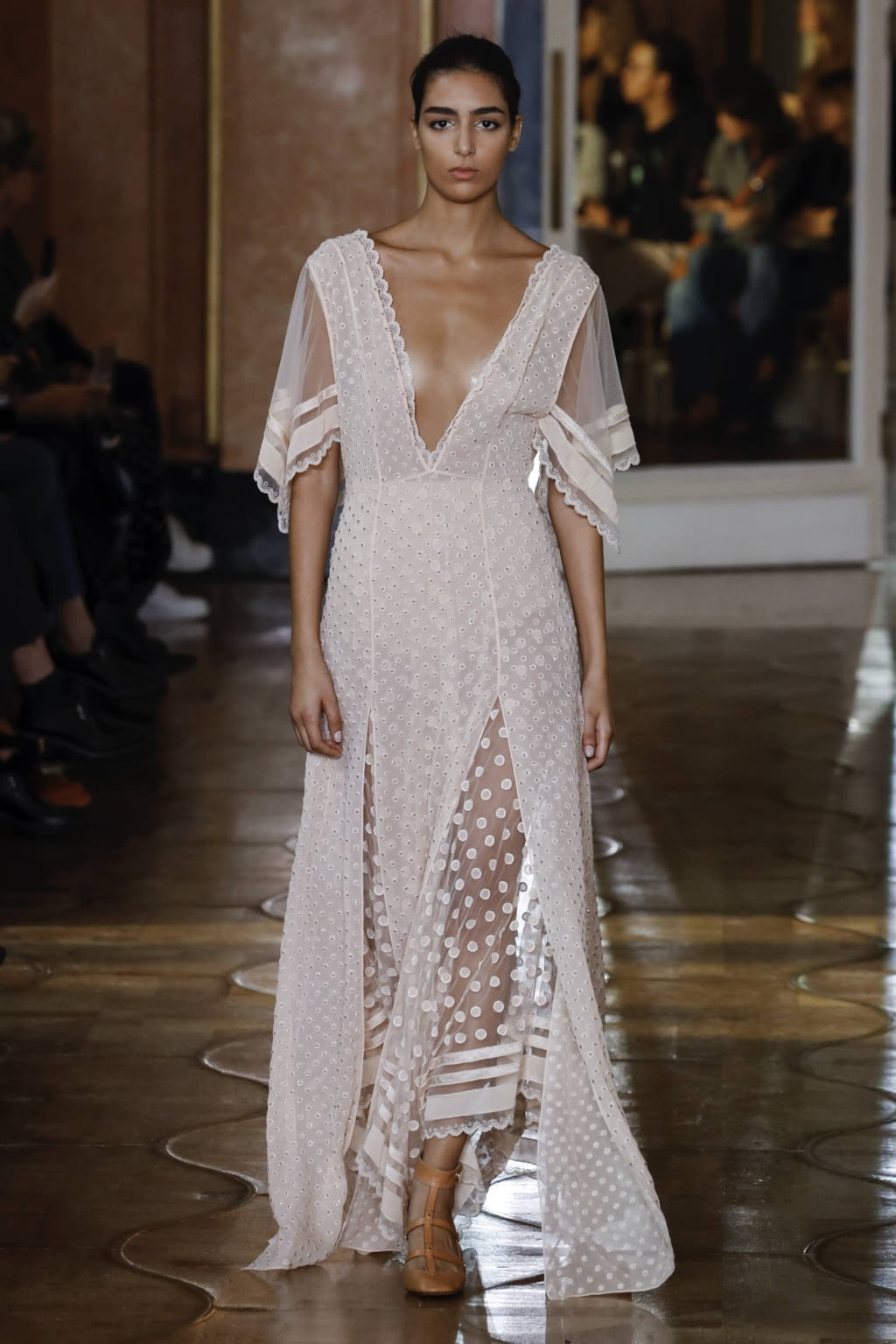 Fashion Week Paris Spring/Summer 2020 look 46 from the Altuzarra collection 女装