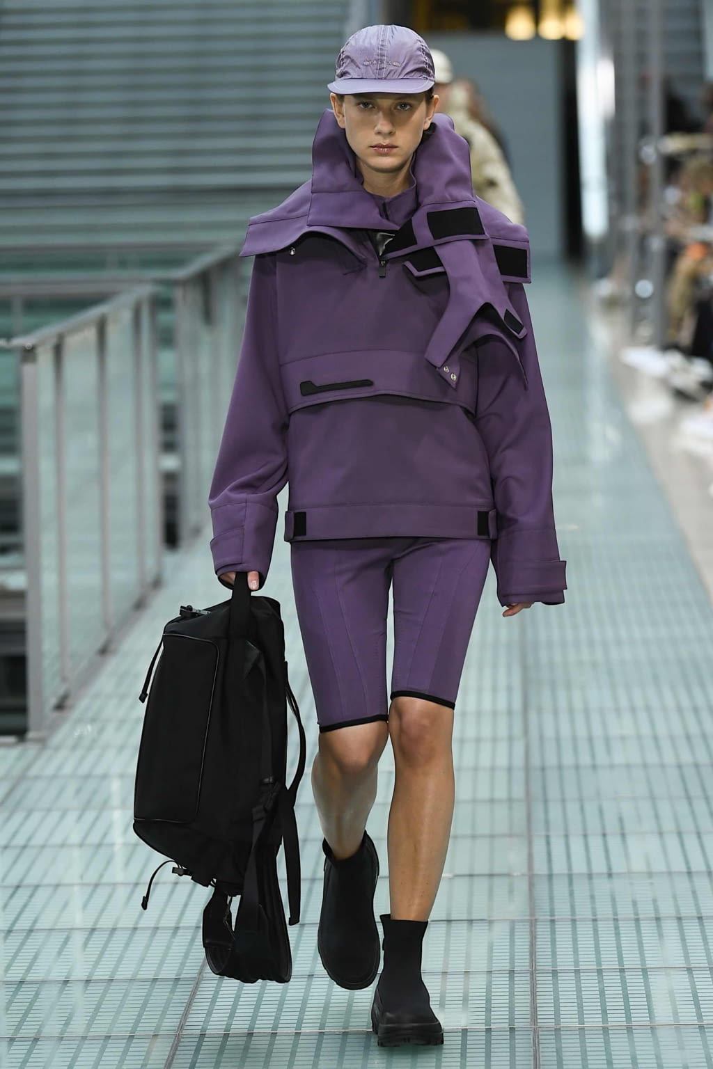 Fashion Week Paris Spring/Summer 2020 look 34 from the Alyx collection 男装