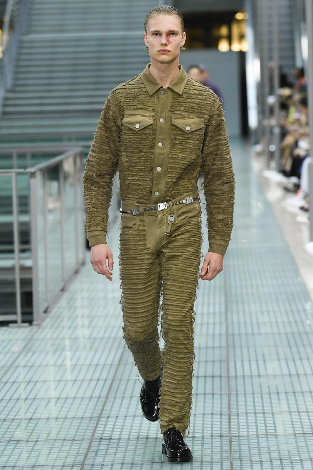 Fashion Week Paris Spring/Summer 2020 look 49 from the Alyx collection 男装