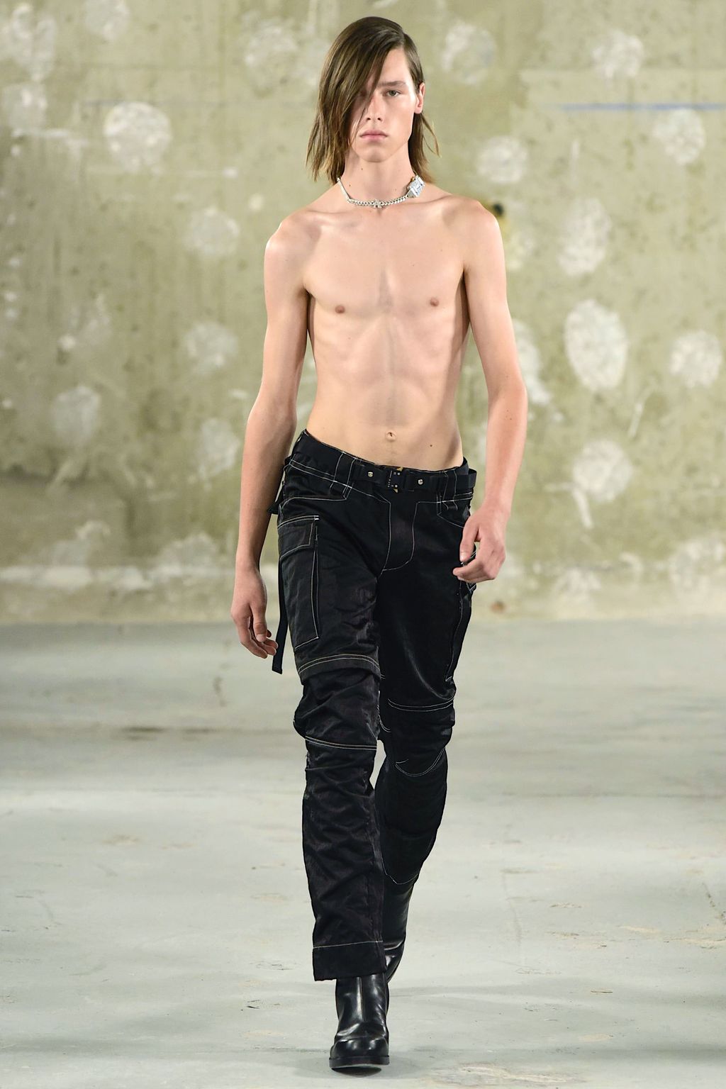 Fashion Week Paris Spring/Summer 2019 look 1 from the Alyx collection menswear