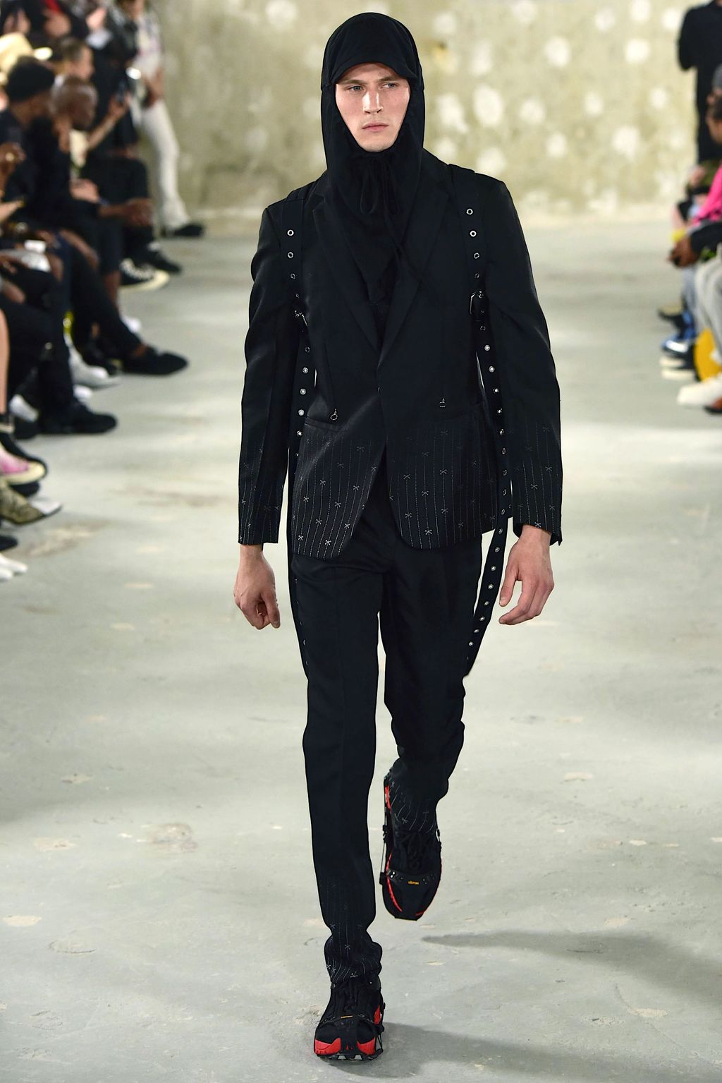 Fashion Week Paris Spring/Summer 2019 look 5 from the Alyx collection 男装