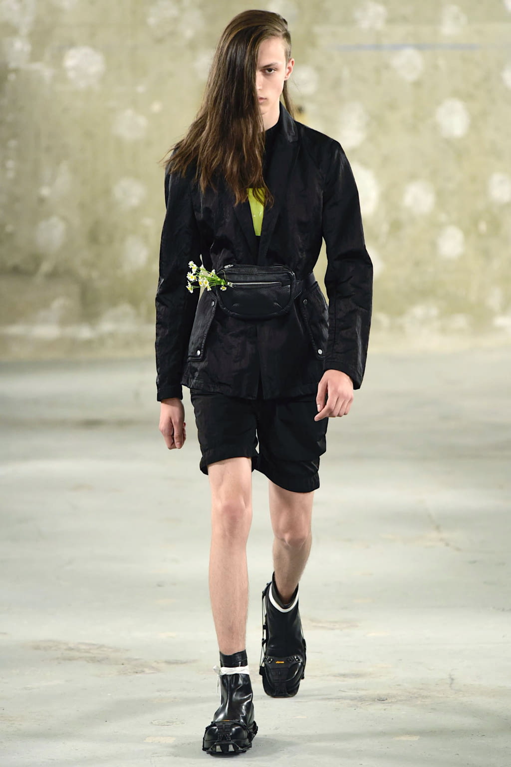 Fashion Week Paris Spring/Summer 2019 look 9 from the Alyx collection 男装
