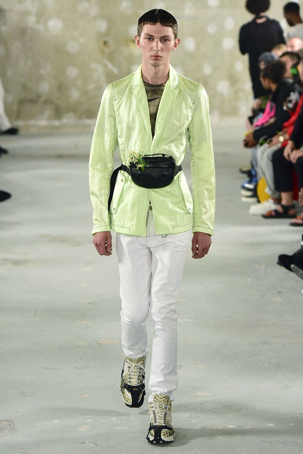 Fashion Week Paris Spring/Summer 2019 look 10 from the Alyx collection 男装