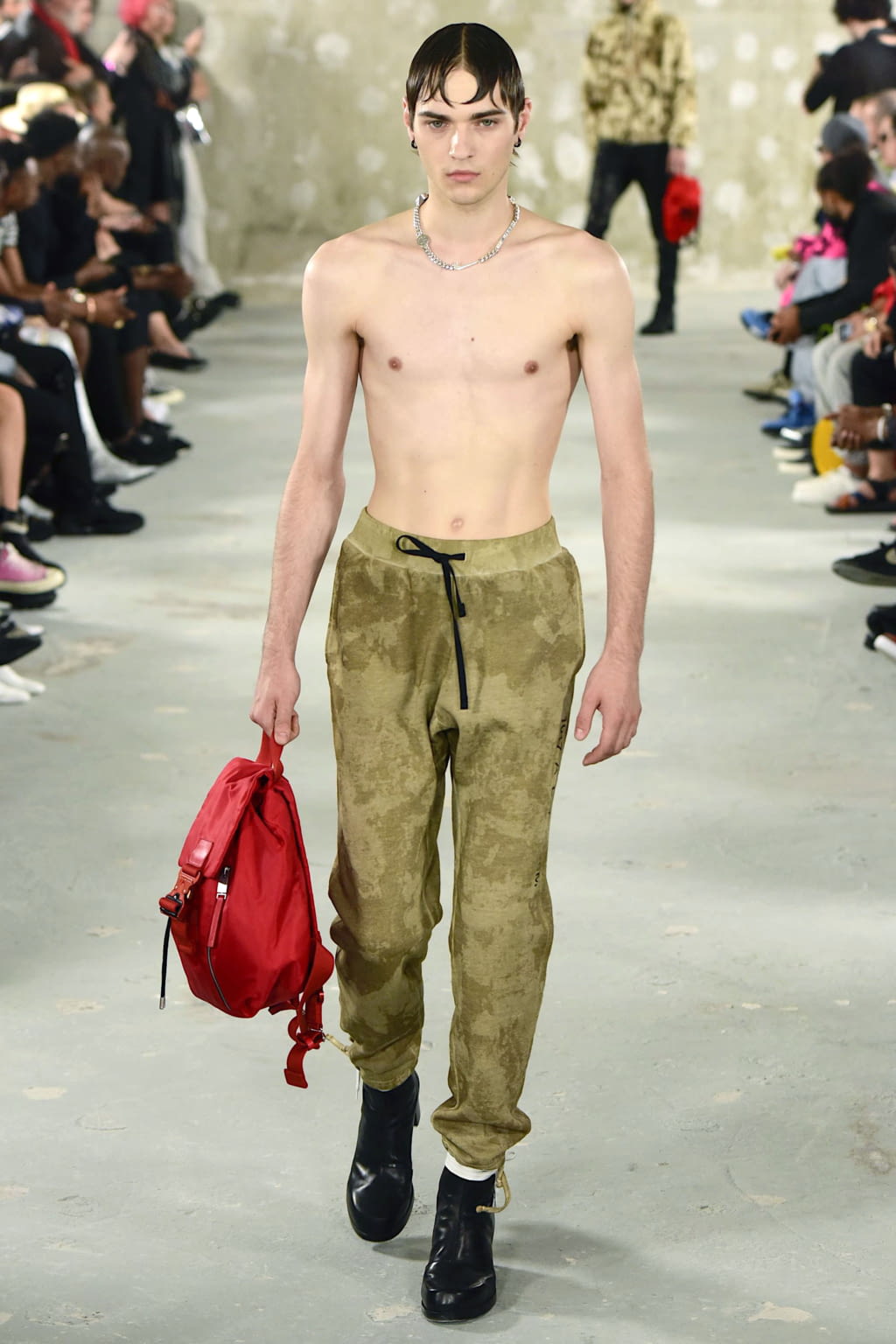 Fashion Week Paris Spring/Summer 2019 look 40 from the Alyx collection menswear