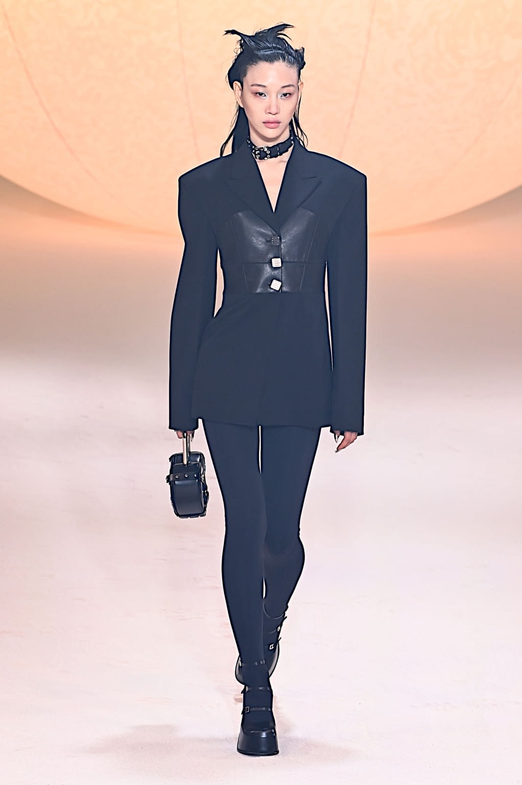 Fashion Week Milan Fall/Winter 2022 look 1 from the Ambush collection 女装