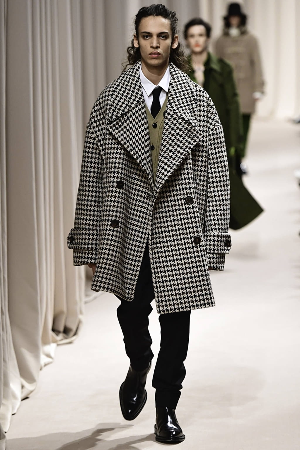 Fashion Week Paris Fall/Winter 2019 look 8 from the Ami collection menswear