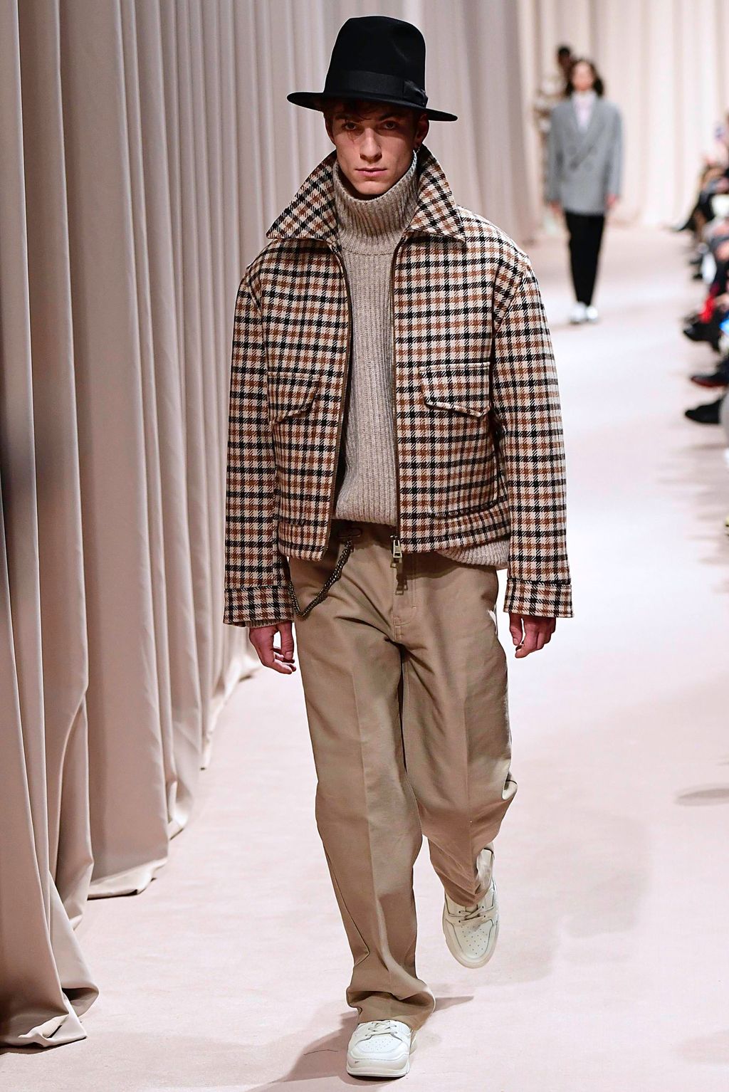 Fashion Week Paris Fall/Winter 2019 look 24 from the Ami collection 男装
