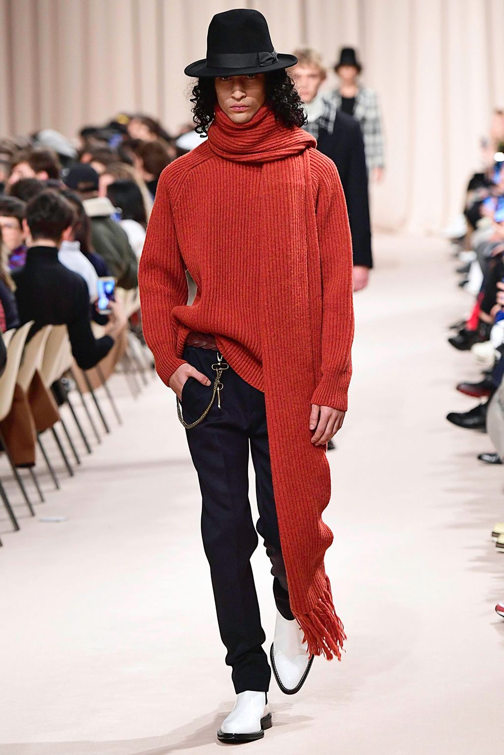 Fashion Week Paris Fall/Winter 2019 look 42 from the Ami collection 男装