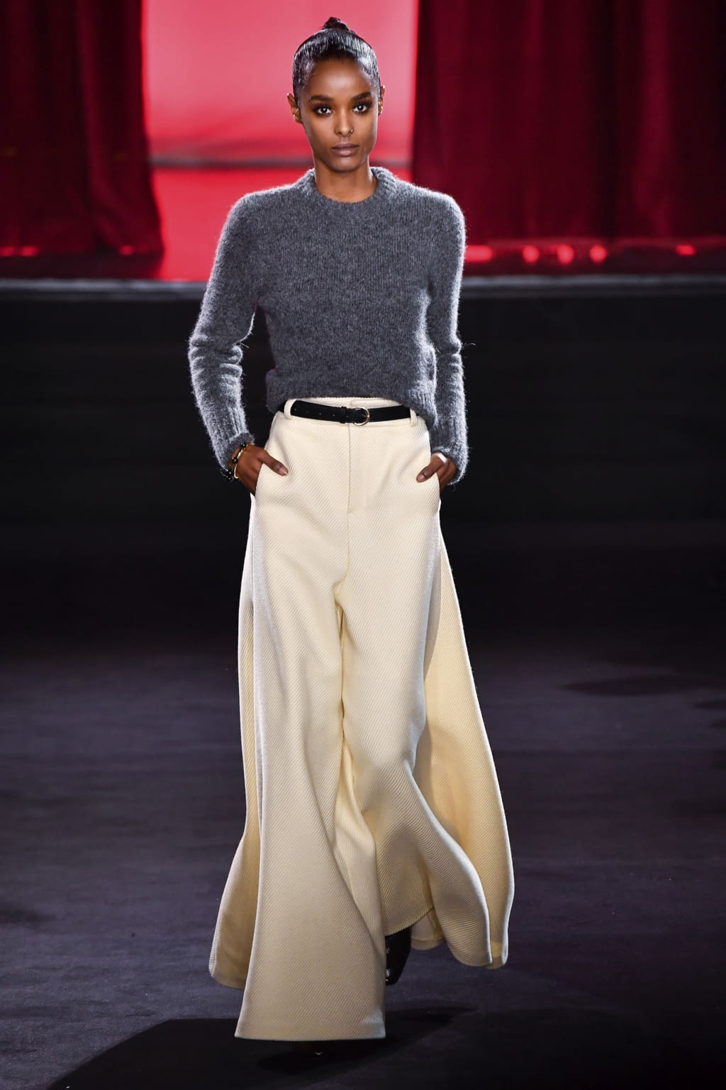 Fashion Week Paris Fall/Winter 2020 look 1 de la collection Ami womenswear