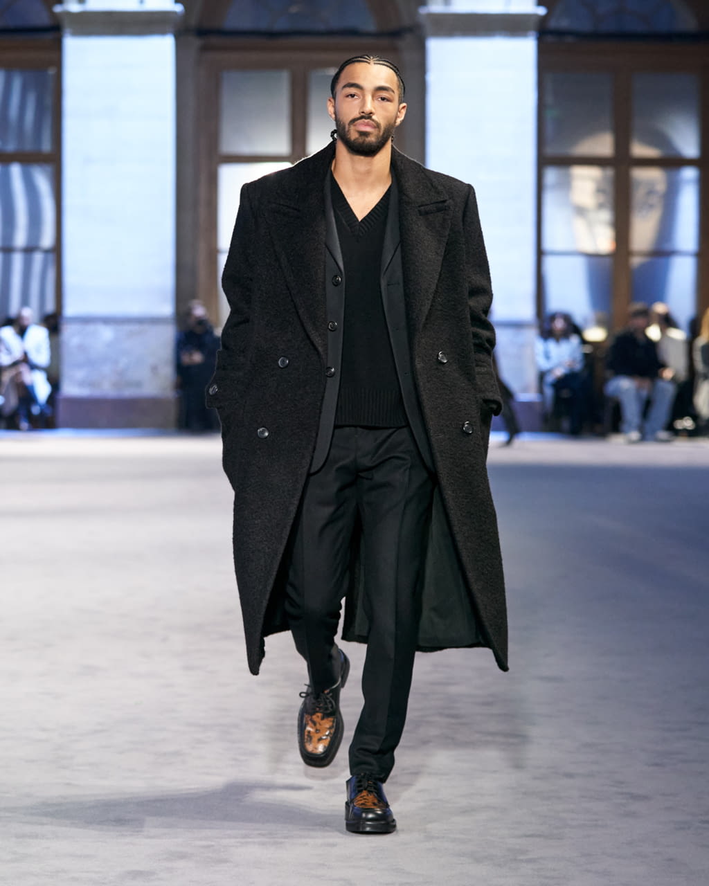 Fashion Week Paris Fall/Winter 2022 look 1 de la collection Ami menswear