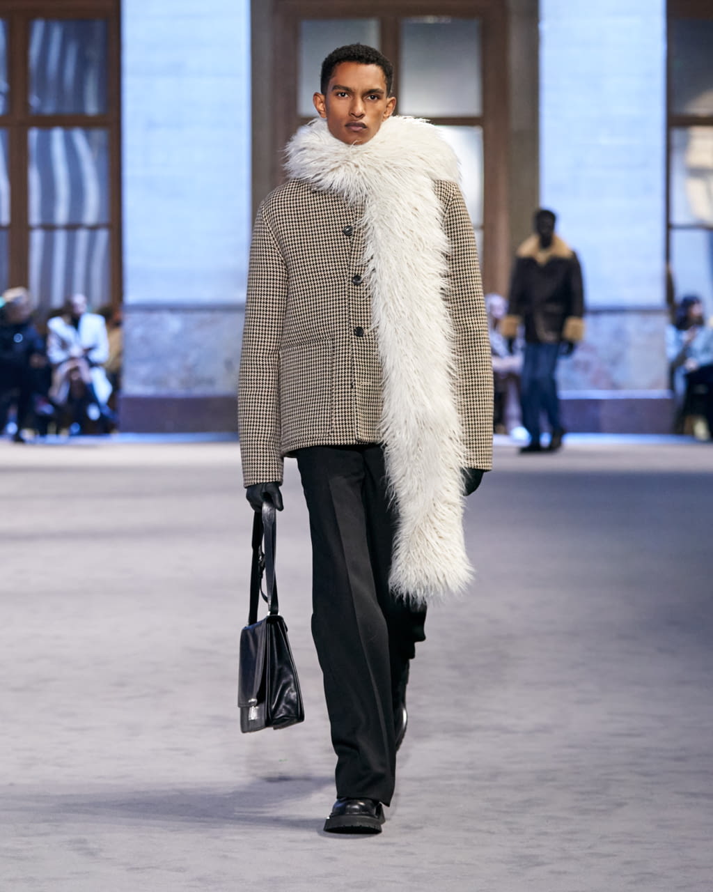 Fashion Week Paris Fall/Winter 2022 look 24 de la collection Ami menswear