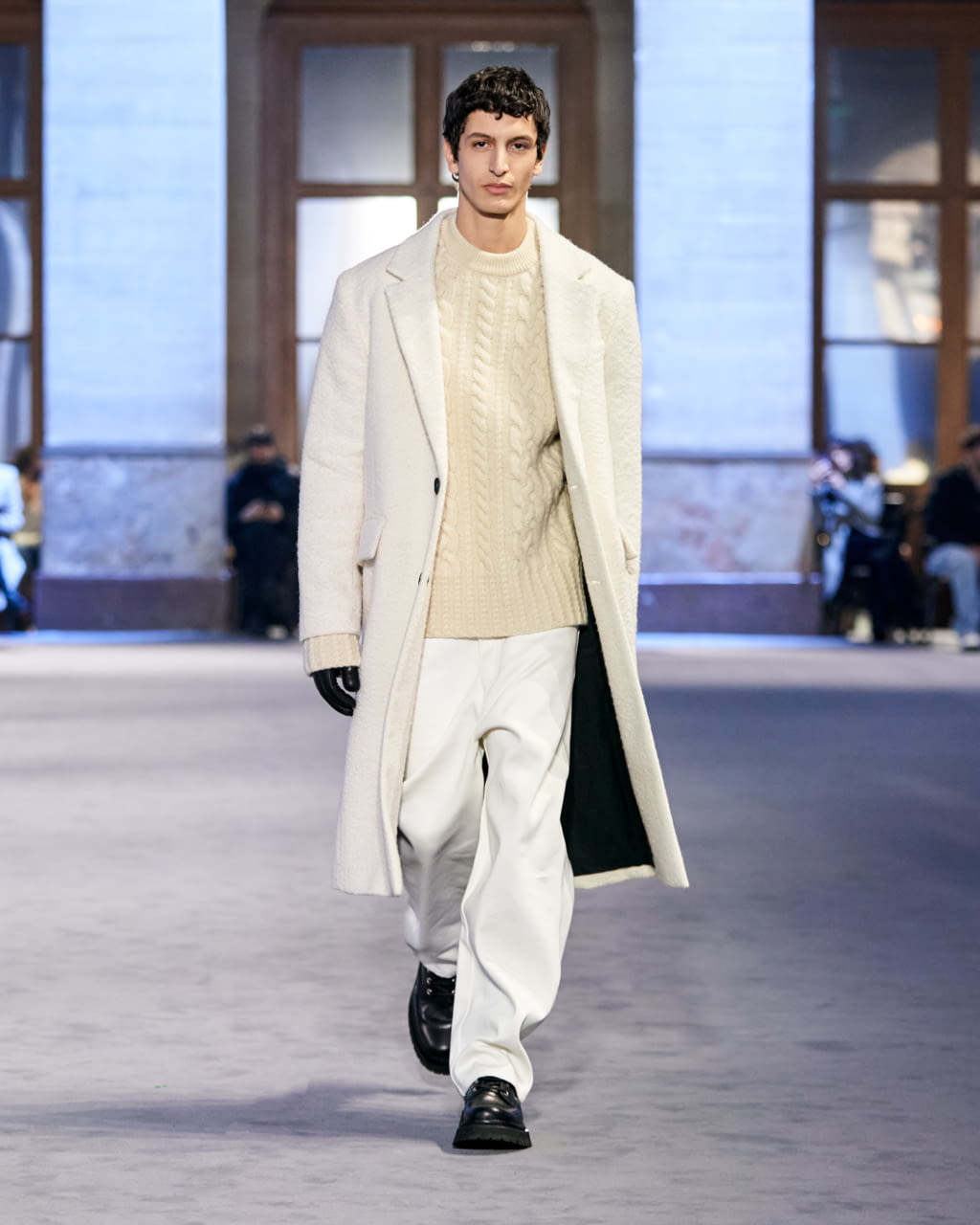 Fashion Week Paris Fall/Winter 2022 look 26 from the Ami collection menswear